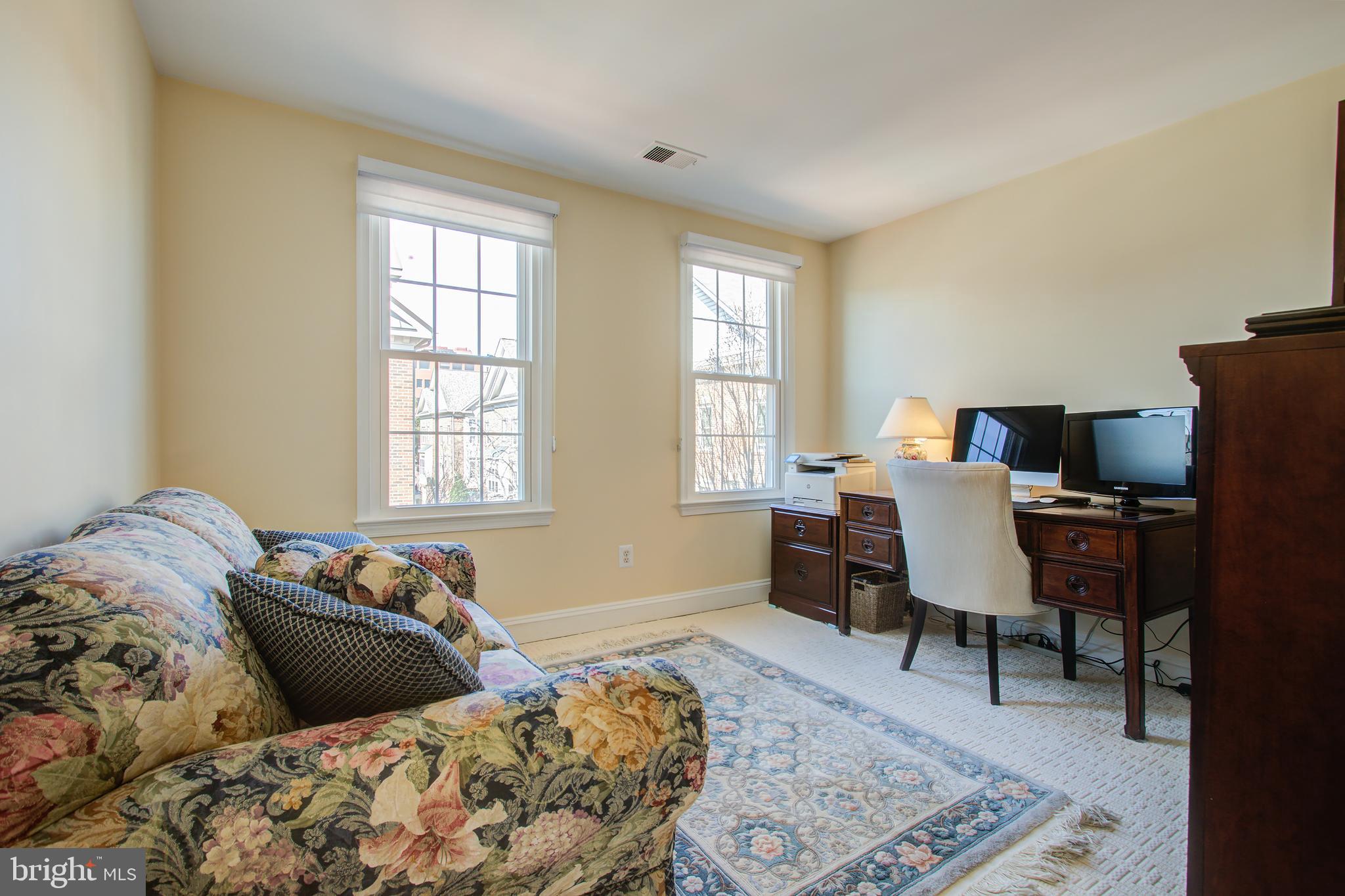 RIVERGATE - Residential