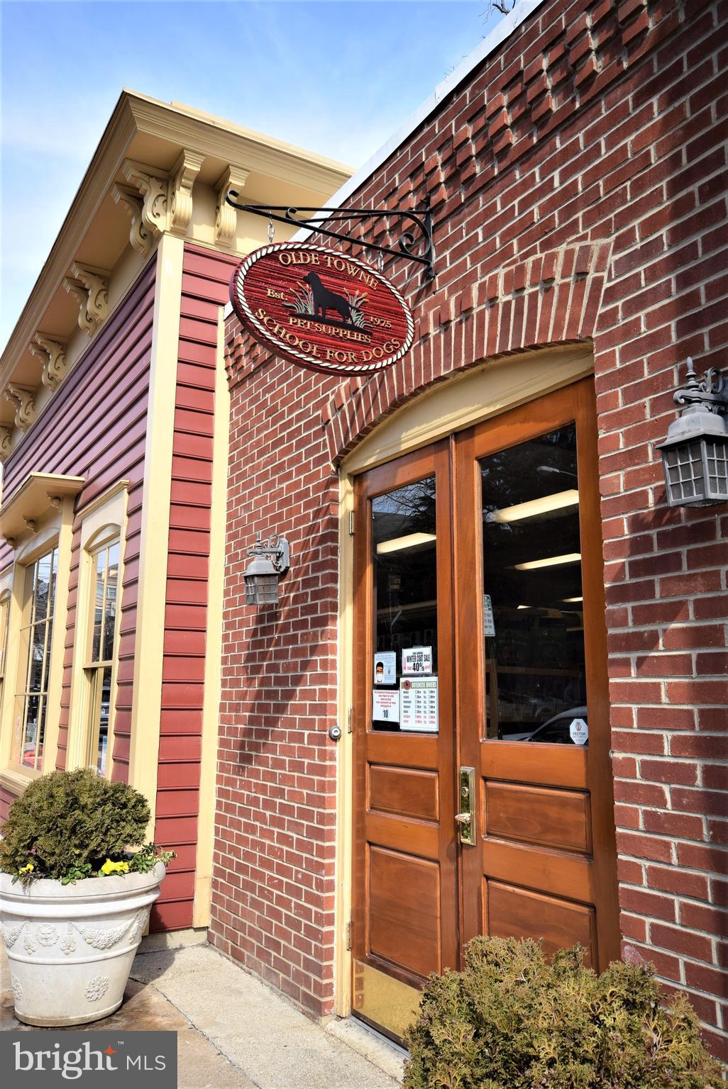 RIVERGATE - Residential