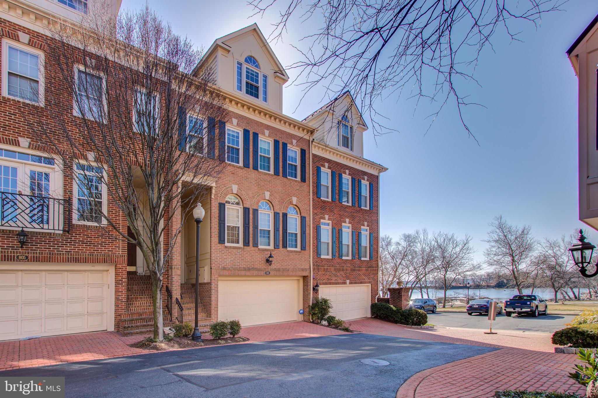 RIVERGATE - Residential