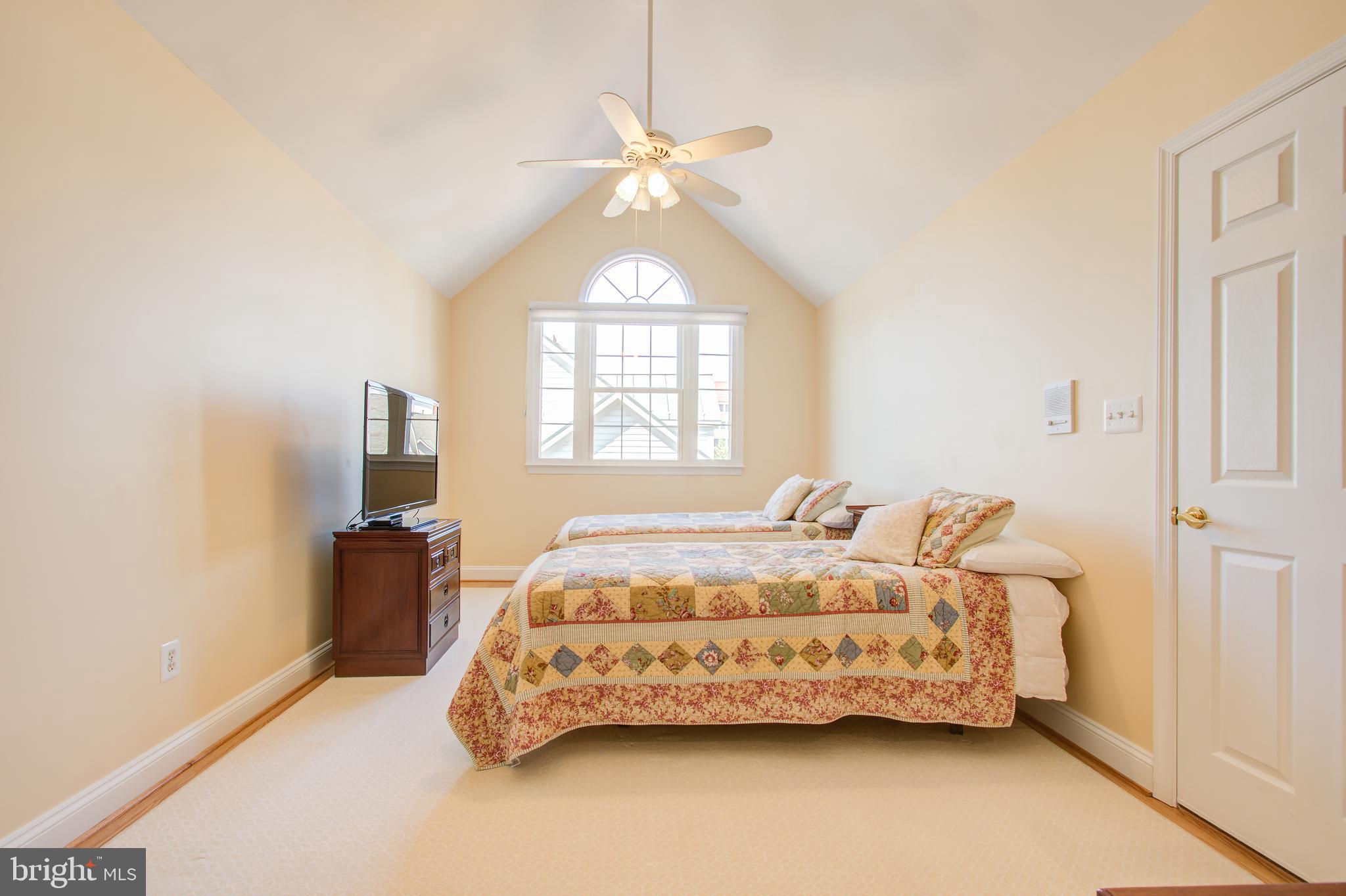 RIVERGATE - Residential