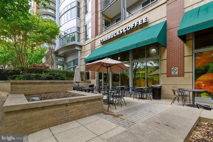 FOUNTAINS AT MCLEAN - Residential Lease