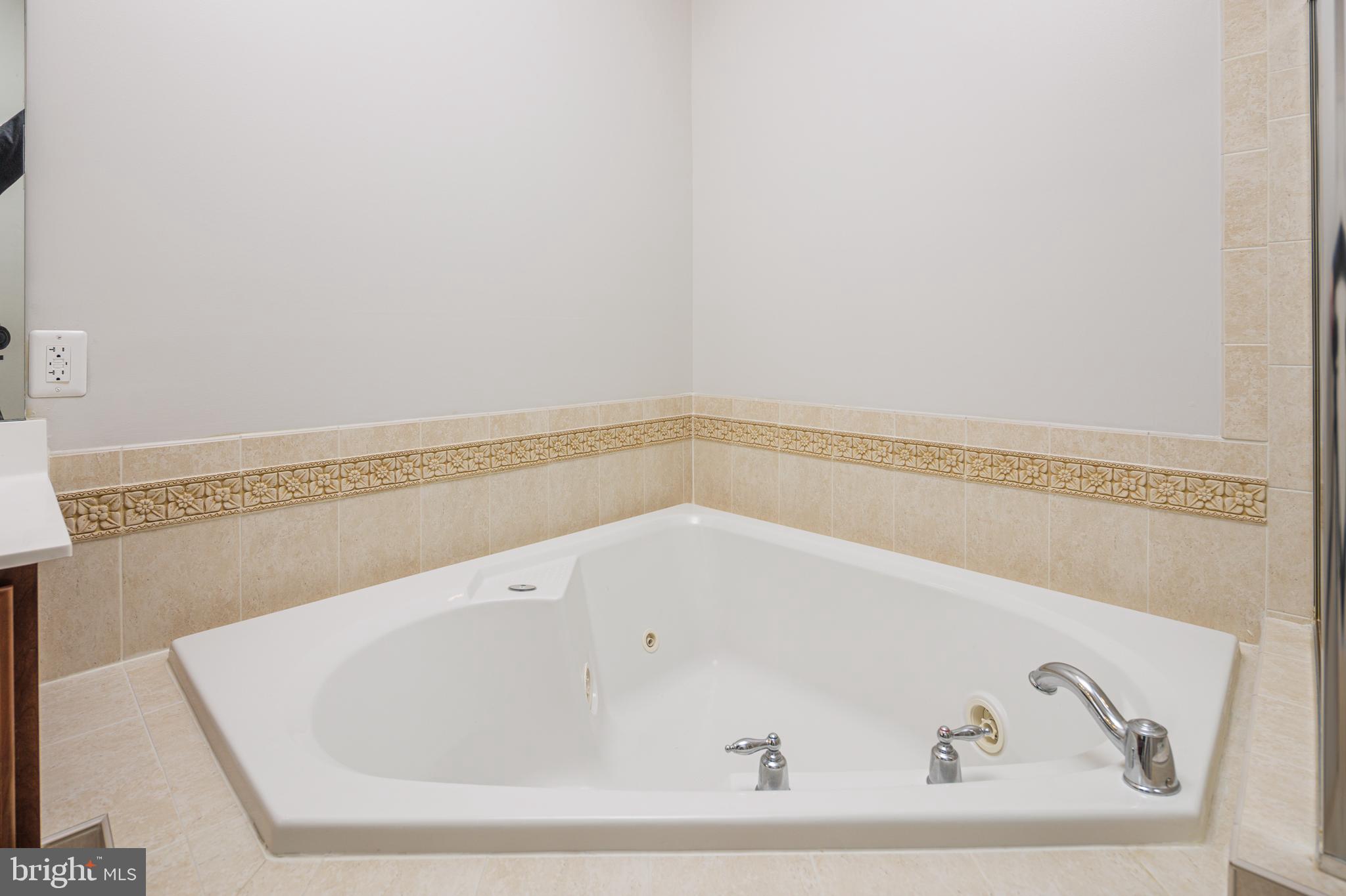 ELKRIDGE CROSSING - Residential Lease