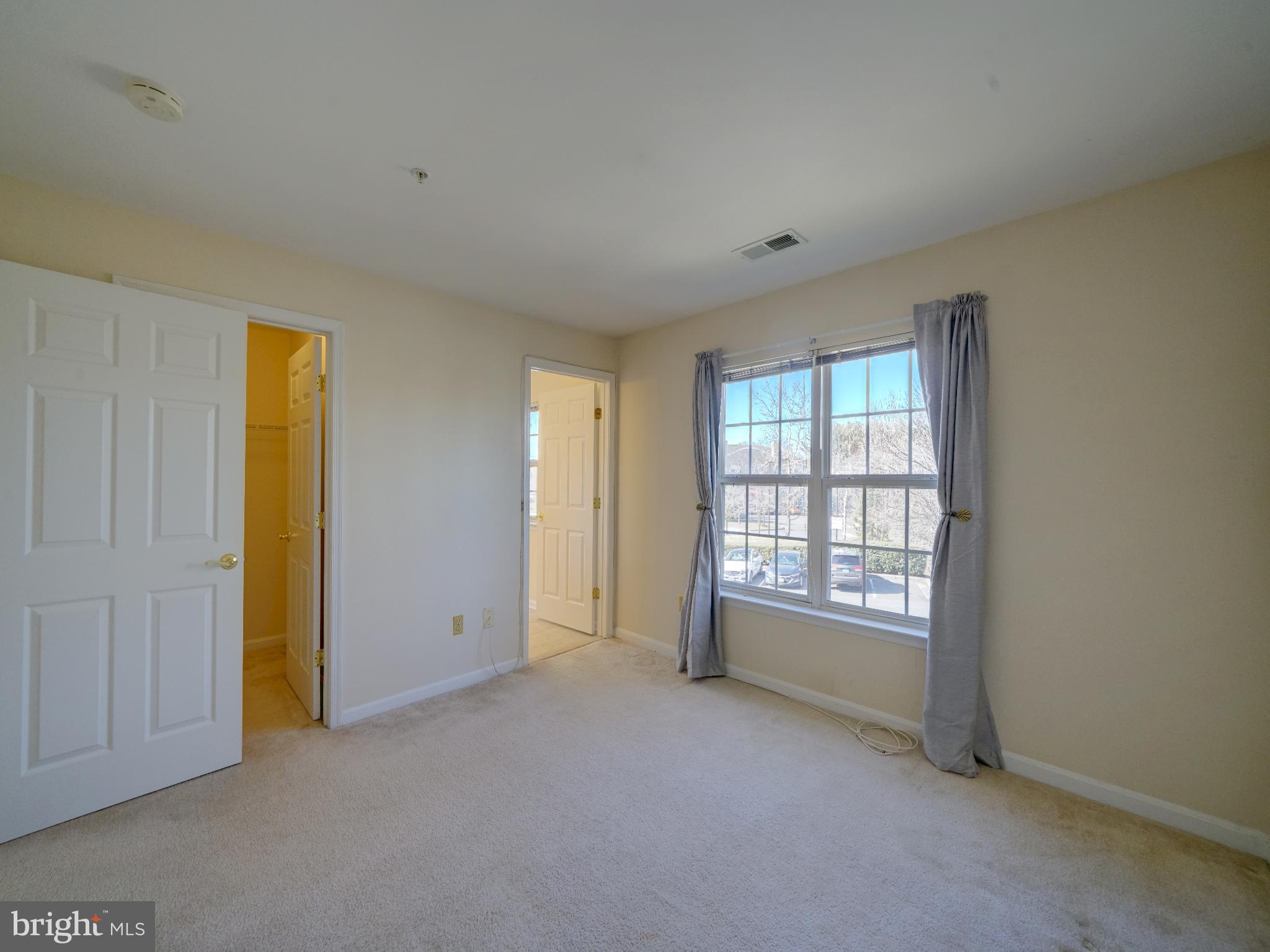 GATEWAY COMMERCE CENTER - Residential Lease