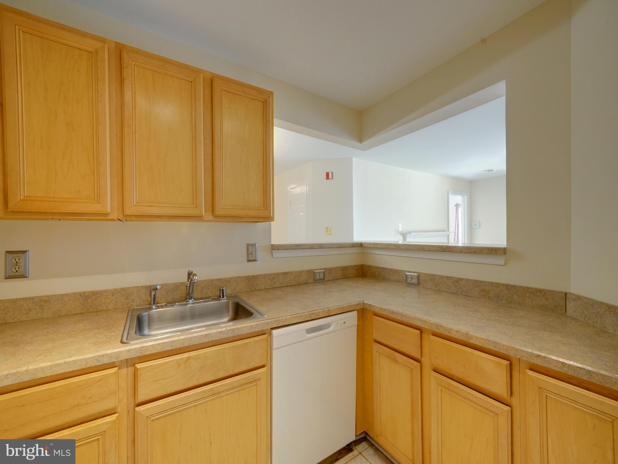 GATEWAY COMMERCE CENTER - Residential Lease