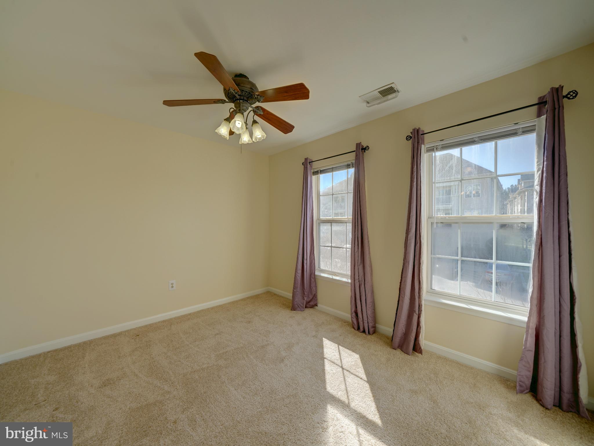 GATEWAY COMMERCE CENTER - Residential Lease