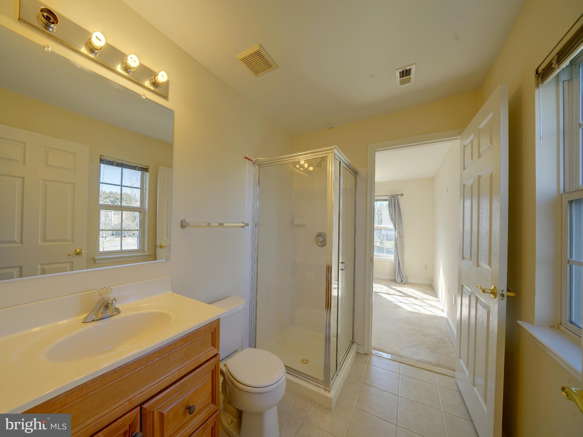 GATEWAY COMMERCE CENTER - Residential Lease