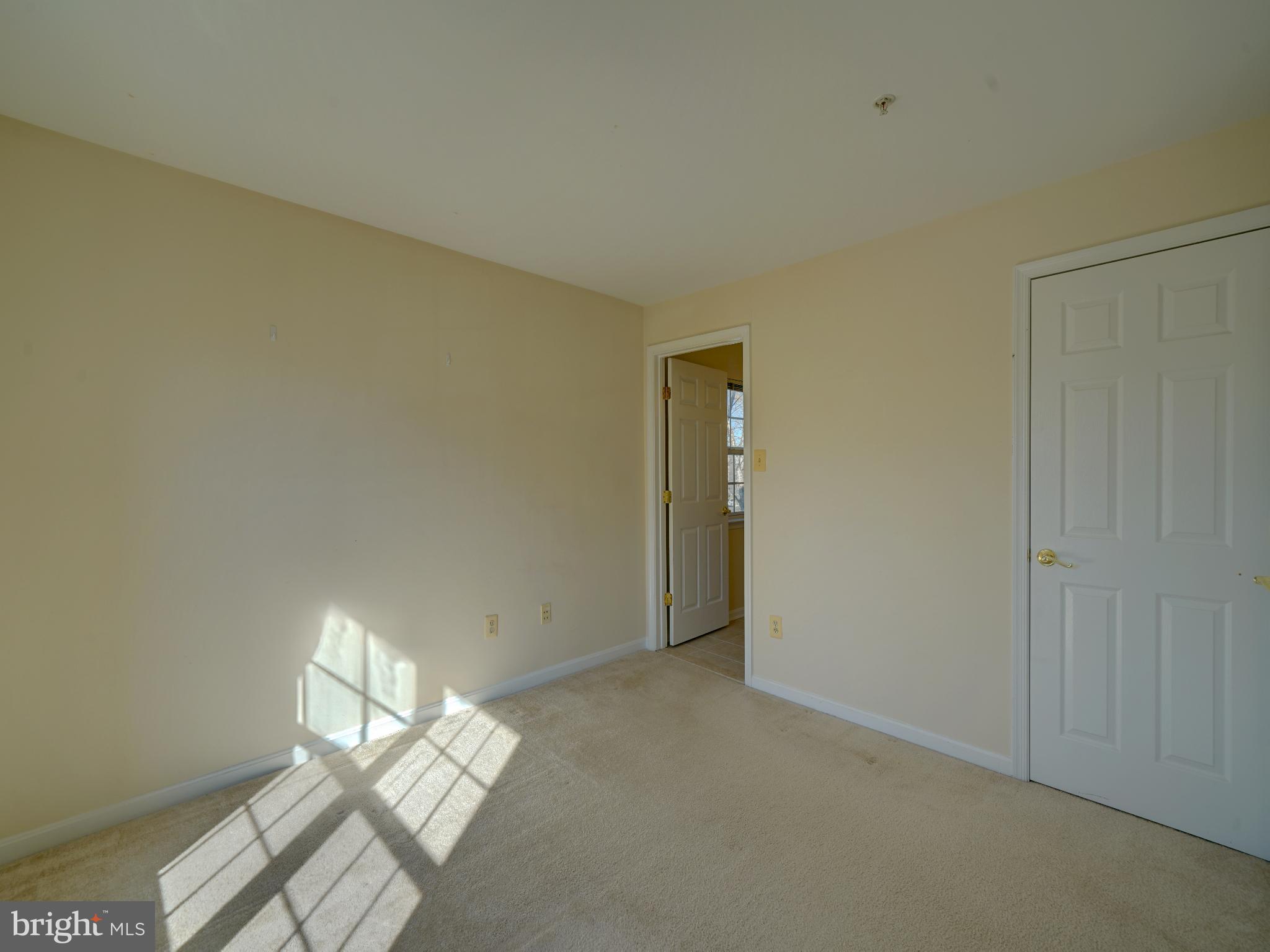 GATEWAY COMMERCE CENTER - Residential Lease