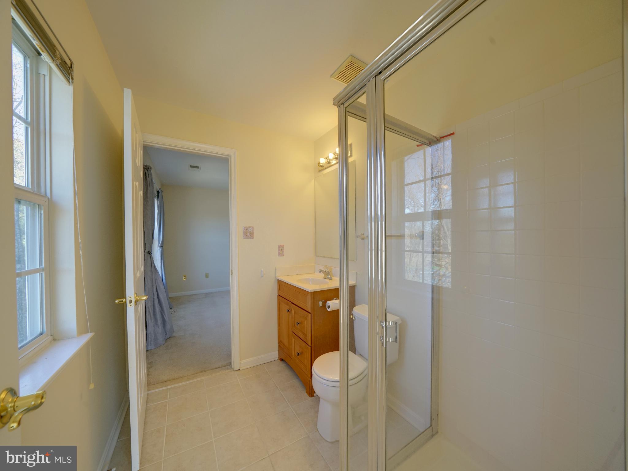 GATEWAY COMMERCE CENTER - Residential Lease