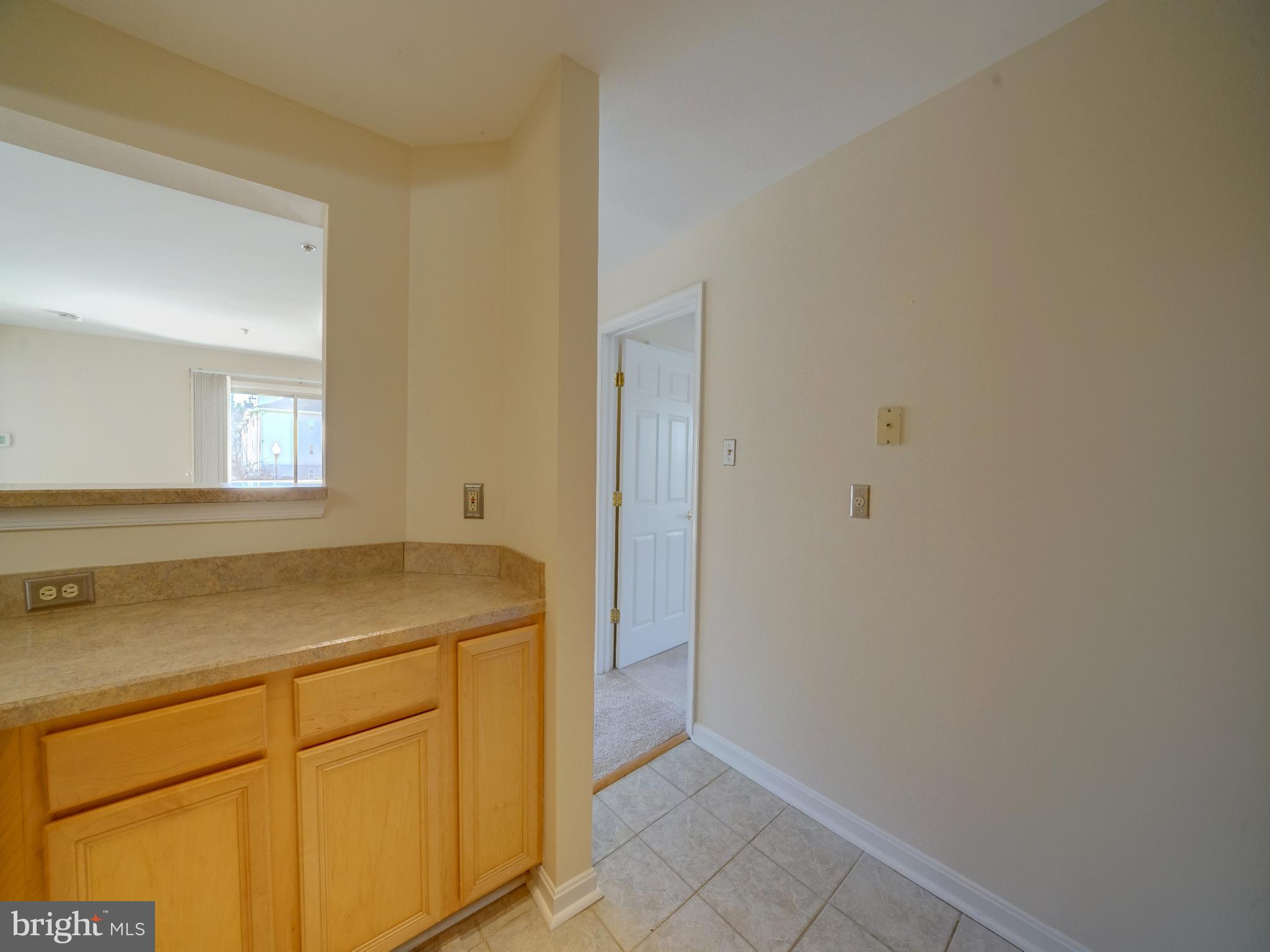 GATEWAY COMMERCE CENTER - Residential Lease