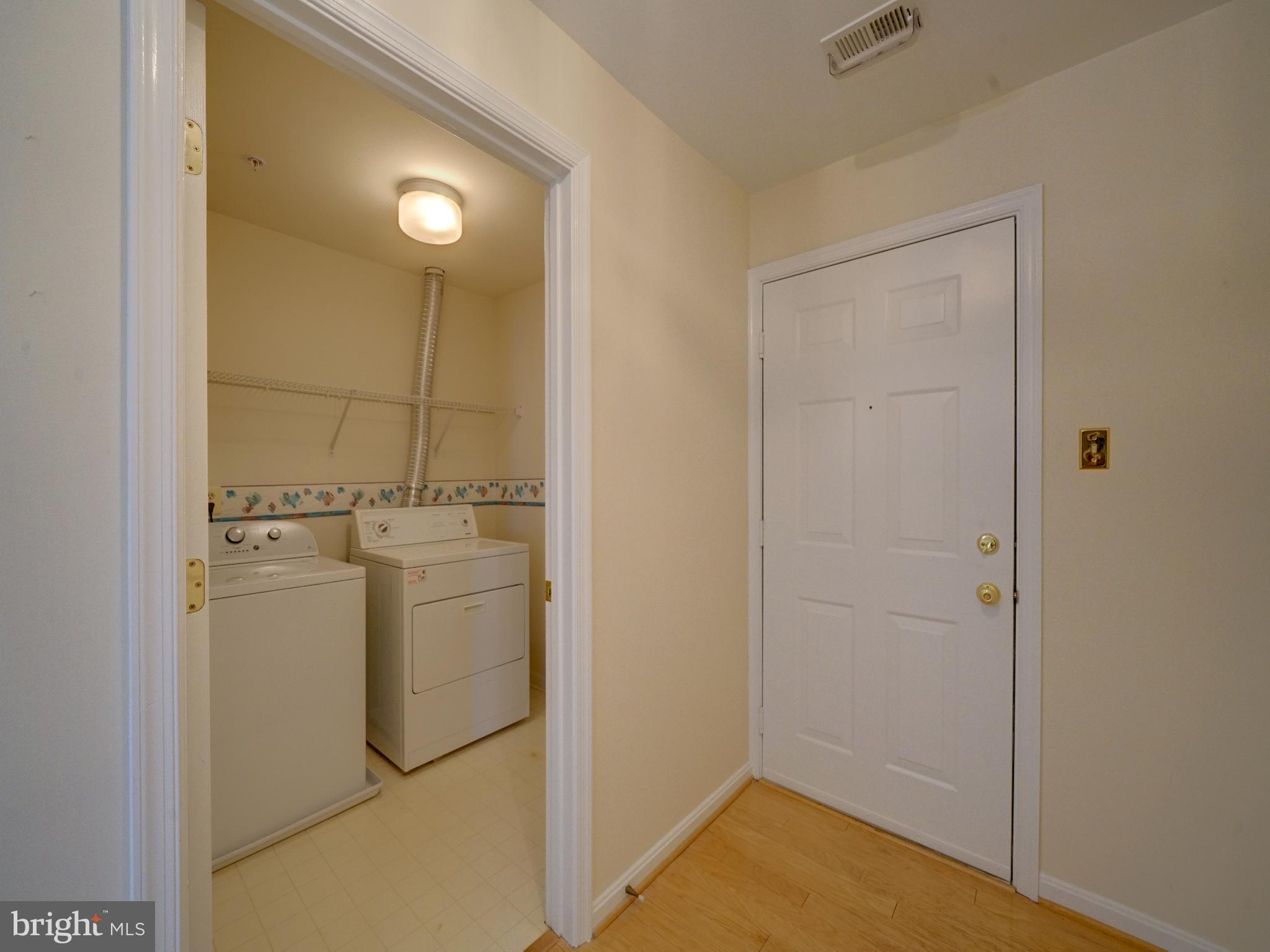 GATEWAY COMMERCE CENTER - Residential Lease