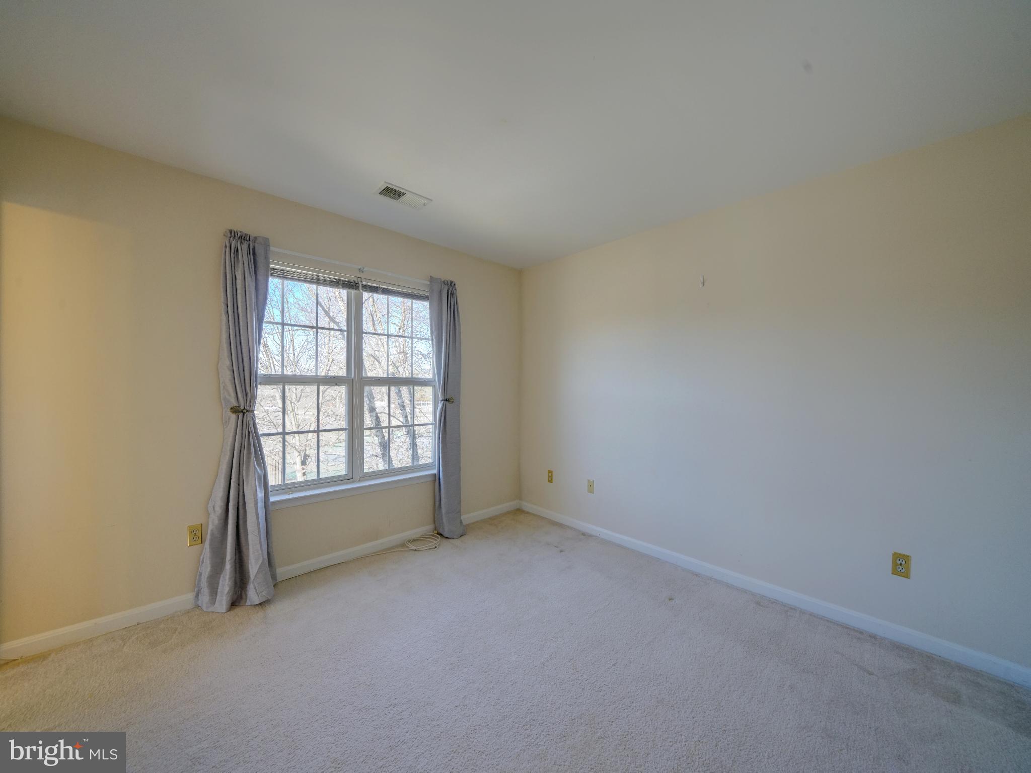 GATEWAY COMMERCE CENTER - Residential Lease