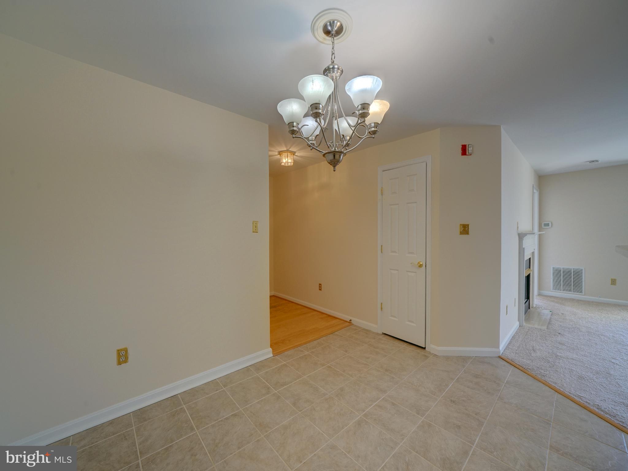 GATEWAY COMMERCE CENTER - Residential Lease