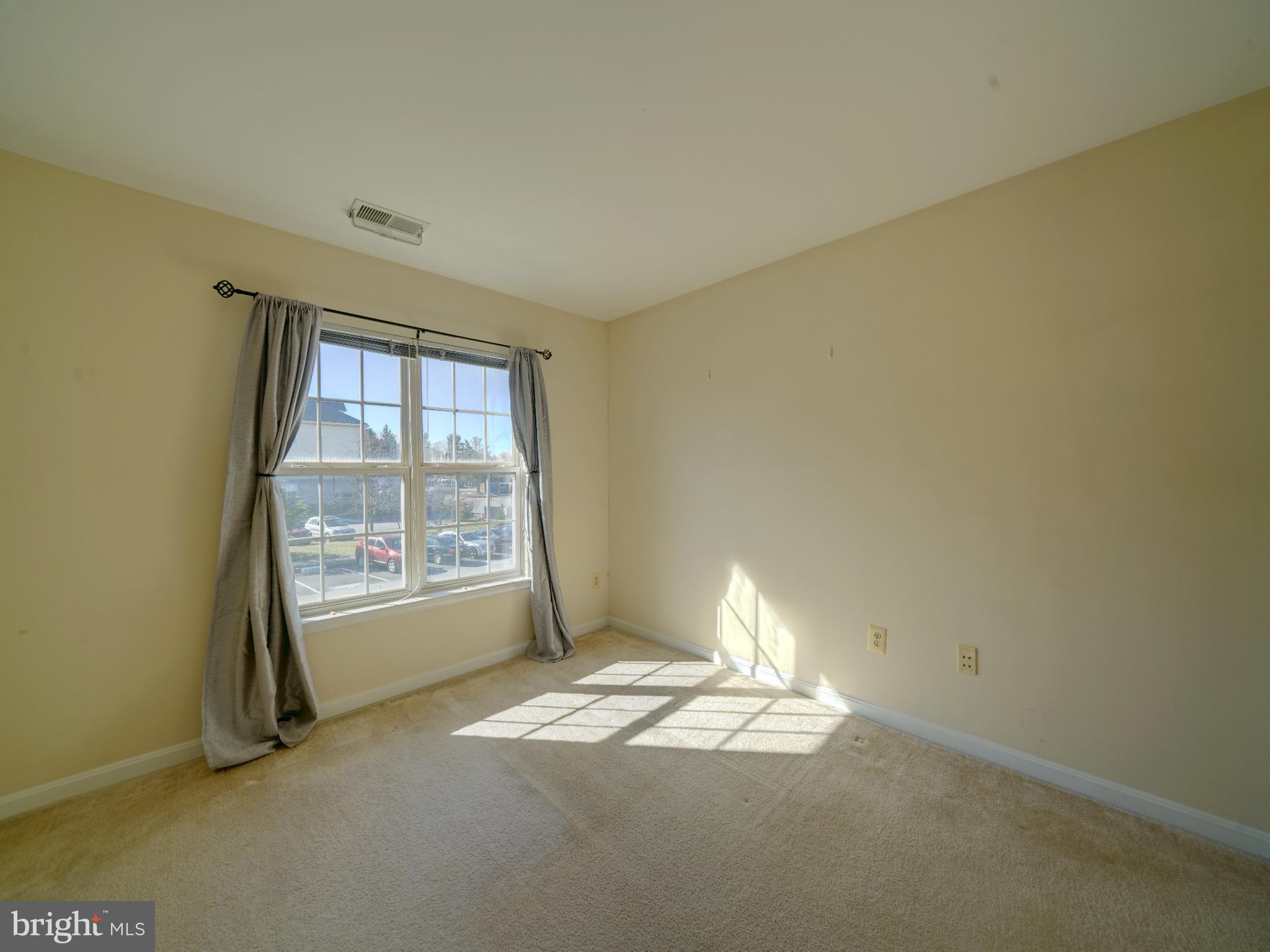 GATEWAY COMMERCE CENTER - Residential Lease