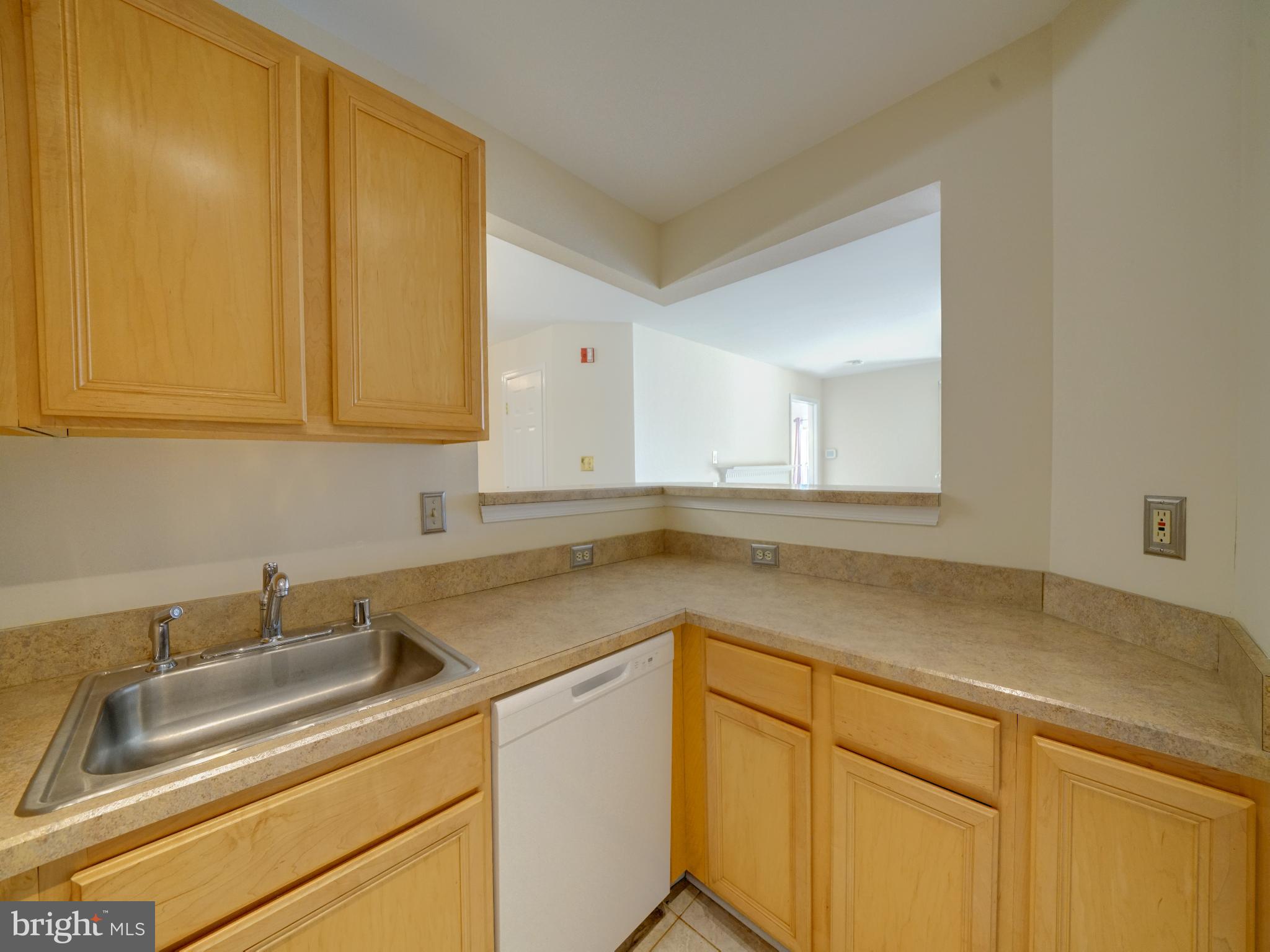 GATEWAY COMMERCE CENTER - Residential Lease