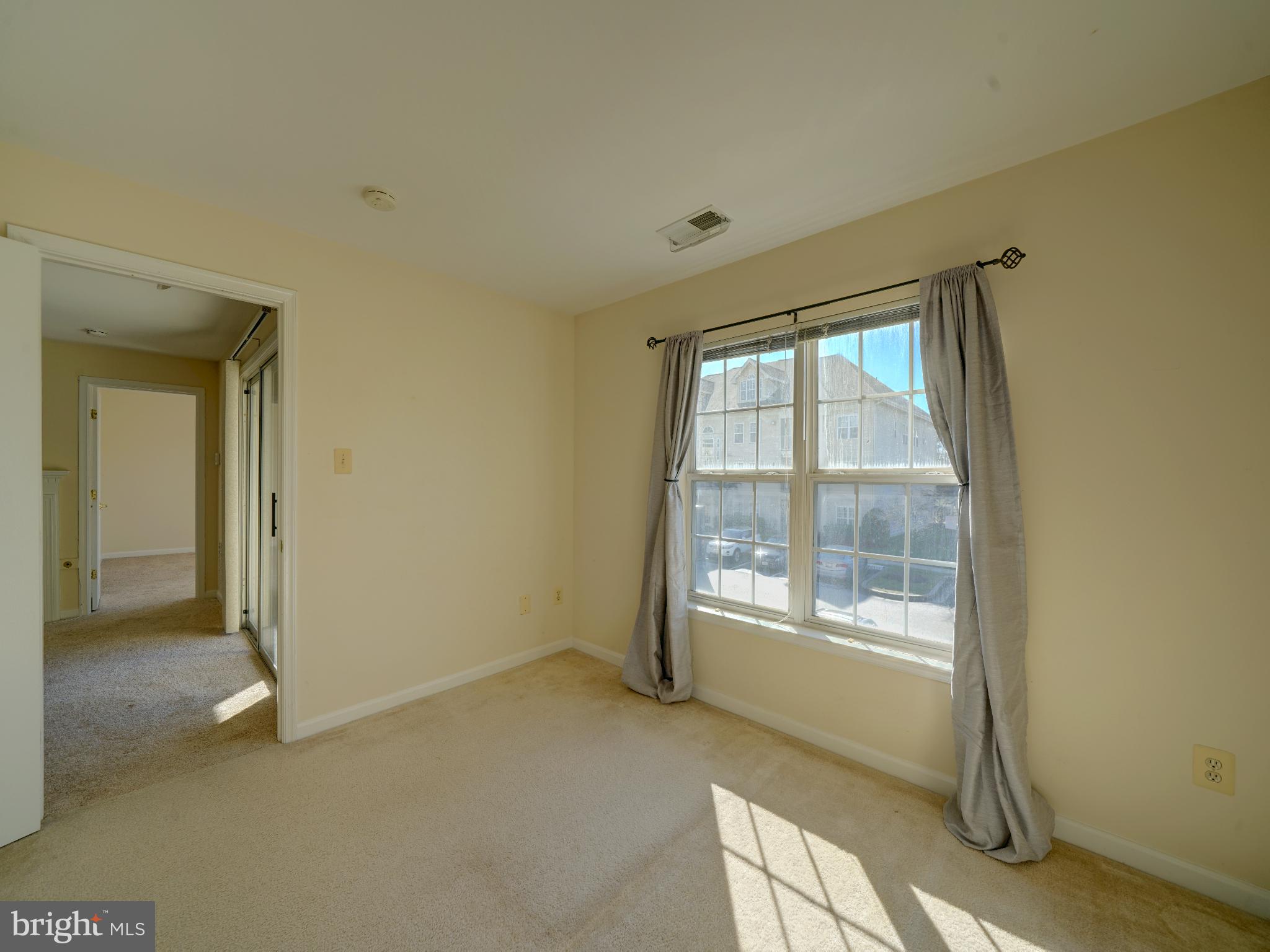 GATEWAY COMMERCE CENTER - Residential Lease