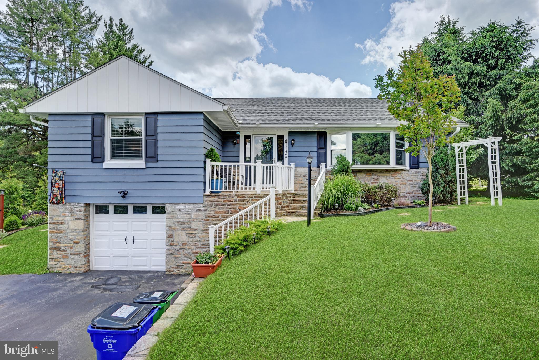 8113 VALLEY LANE