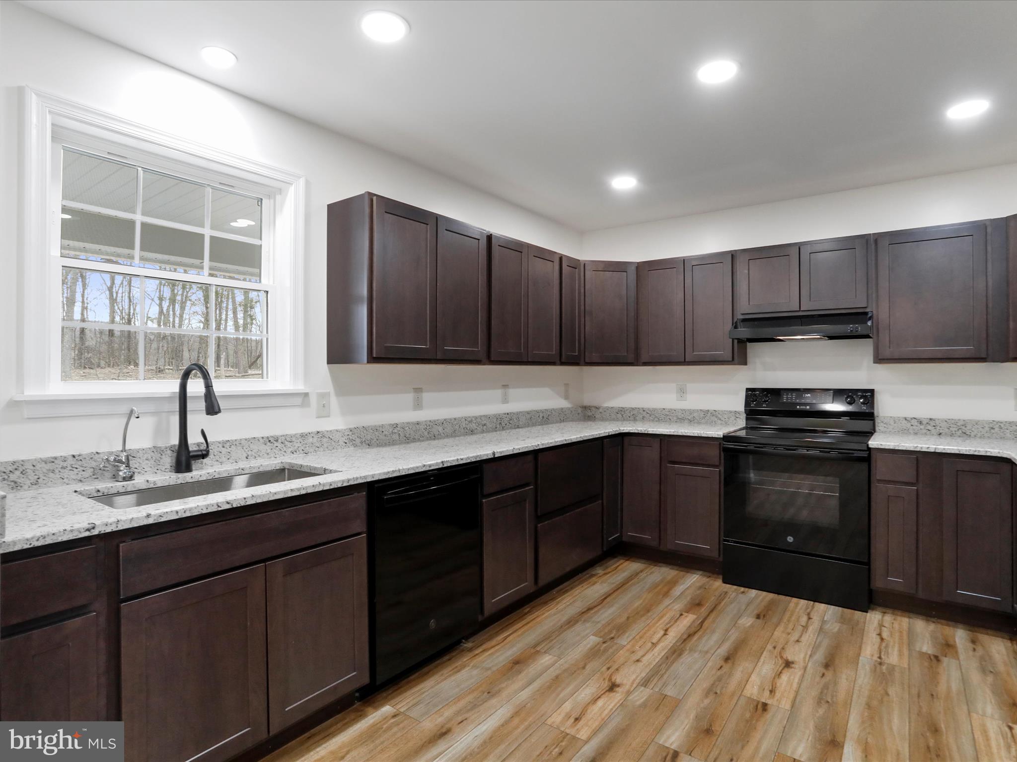 MALLARD CREEK - Residential