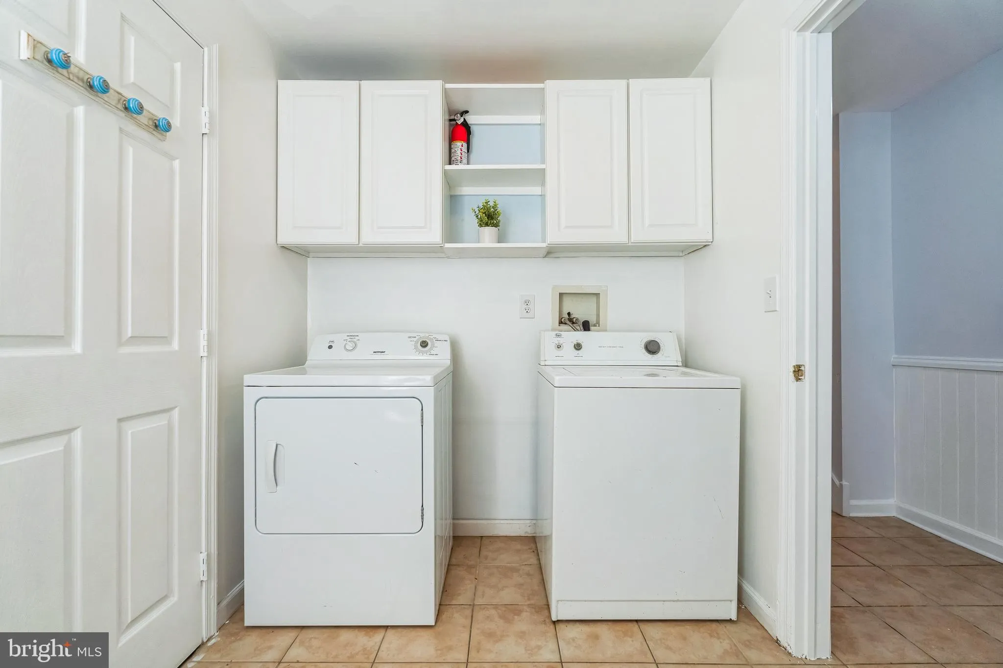 Philadelphia, Pennsylvania 19128, United States, 3 Bedrooms Bedrooms, ,2 BathroomsBathrooms,Residential,Contingent,2095