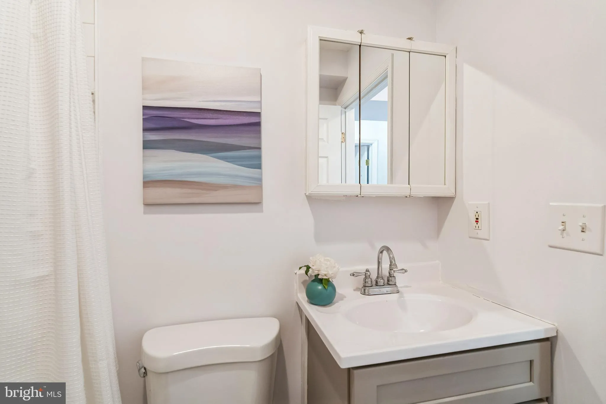 Philadelphia, Pennsylvania 19128, United States, 3 Bedrooms Bedrooms, ,2 BathroomsBathrooms,Residential,Contingent,2095