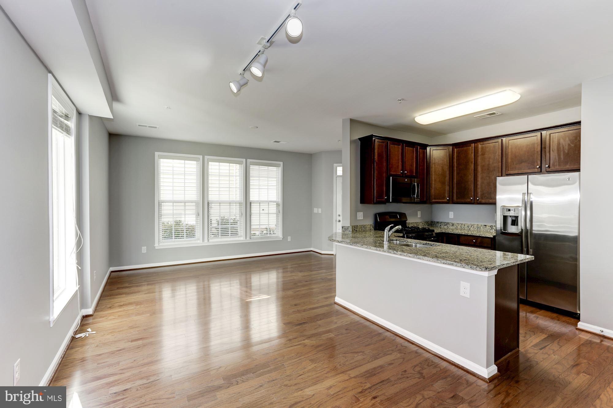 MERCER PARK CONDOMINIUM - Residential Lease