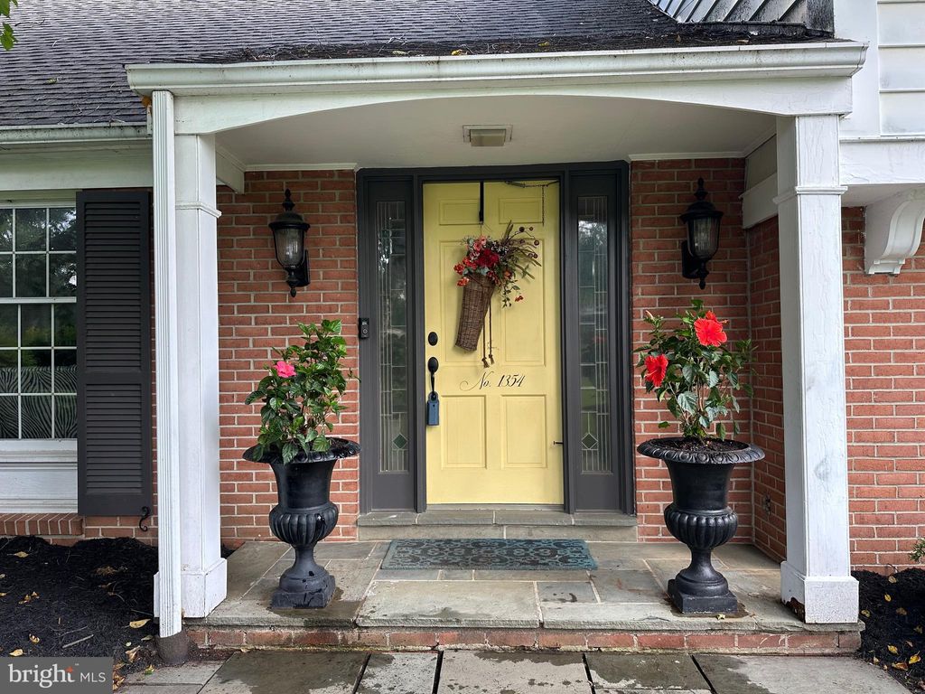 Photo of 1354 Country Club Drive, LANCASTER, PA 17601 (MLS # PALA2073400)