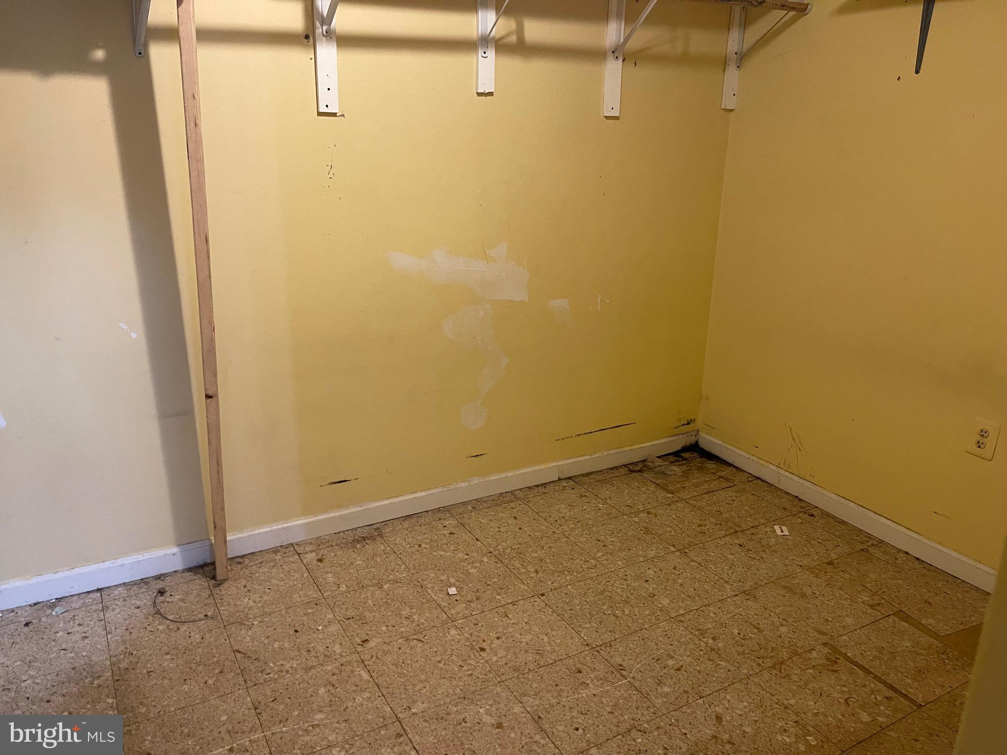 3034 SHEPPERTON TERRACE