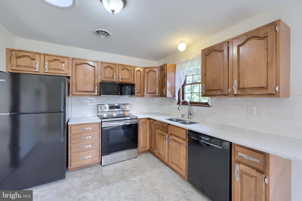 Photo of 1189 Ridge Avenue, COLUMBIA, PA 17512 (MLS # PALA2094360)