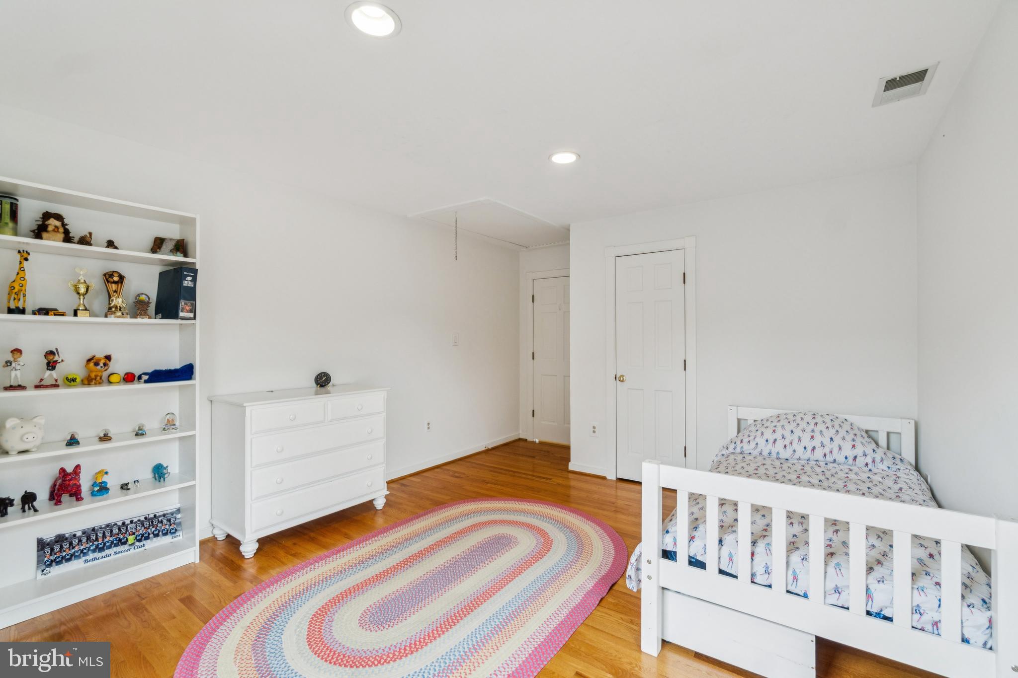 CHEVY CHASE - Residential