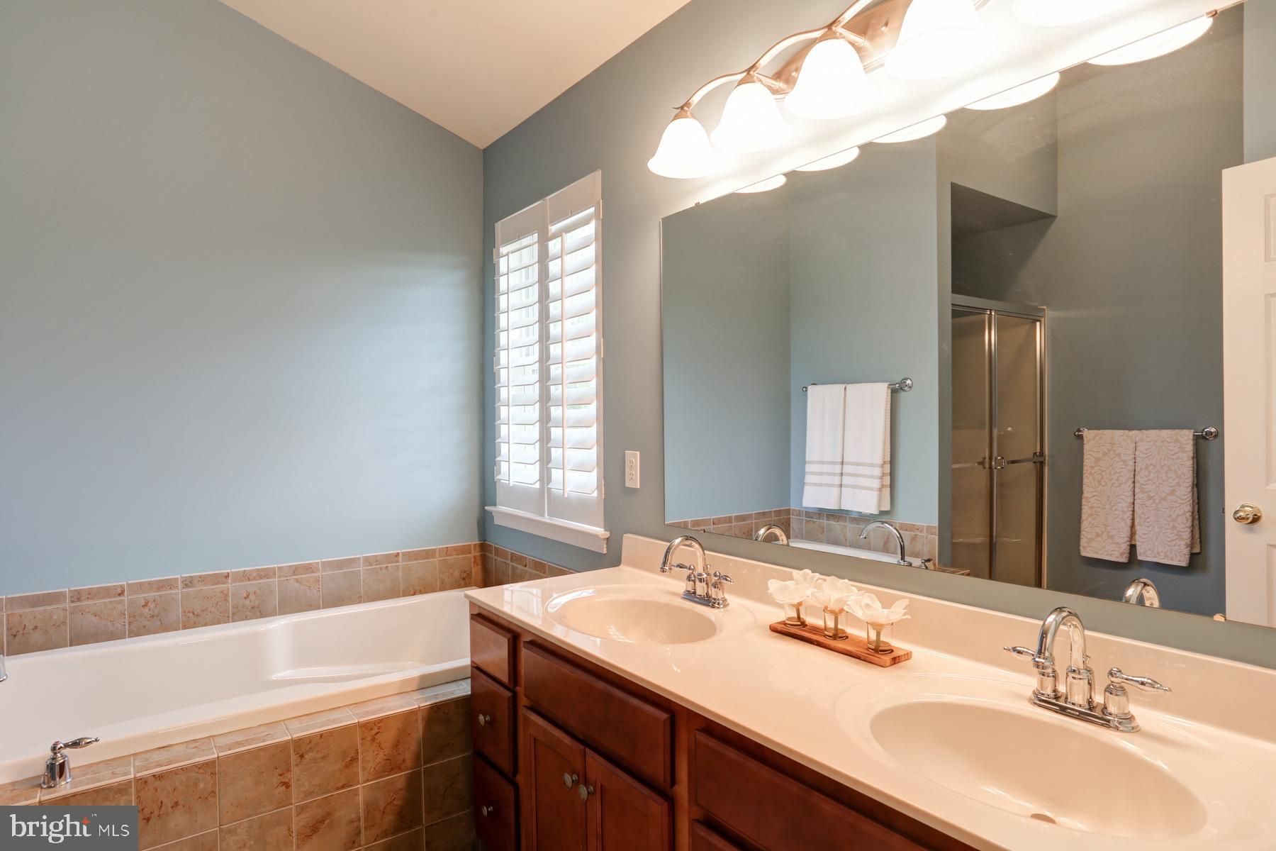 ARBOR GREENE - Residential