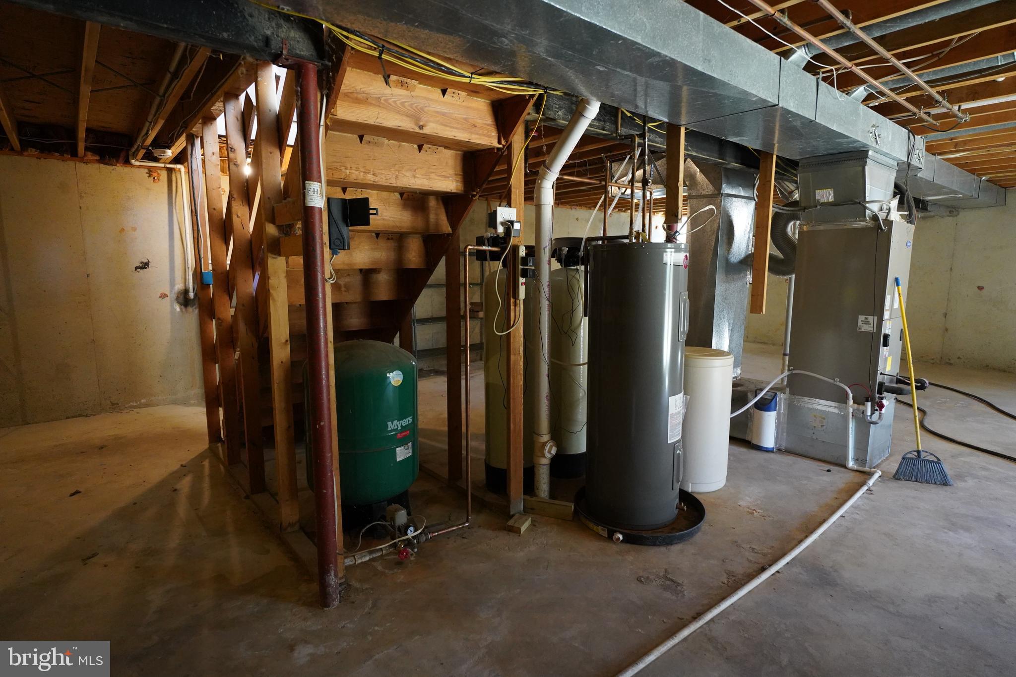 RIVERVIEW ESTATES - Residential