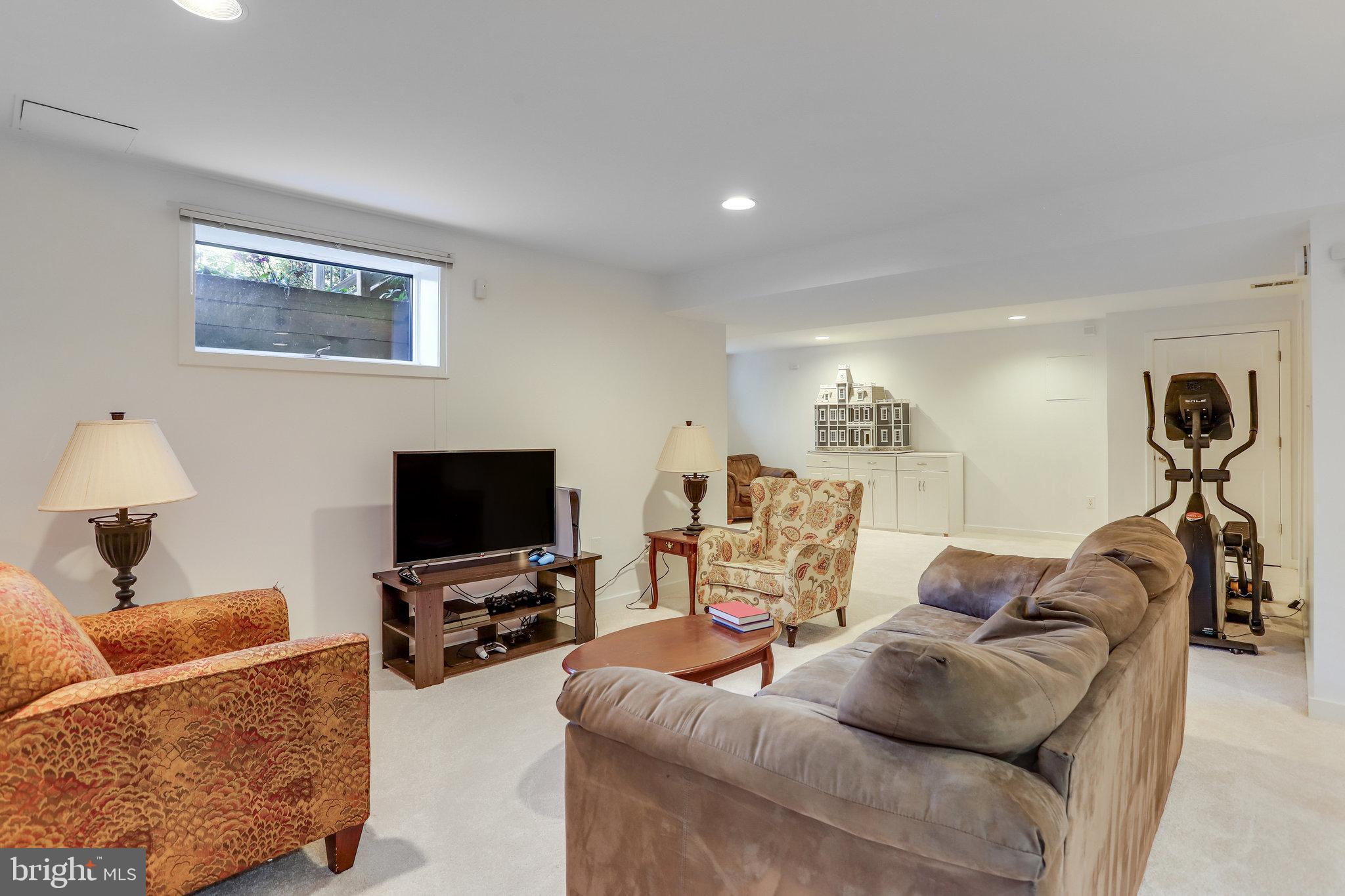 GEORGETOWN MANOR ESTATES - Residential