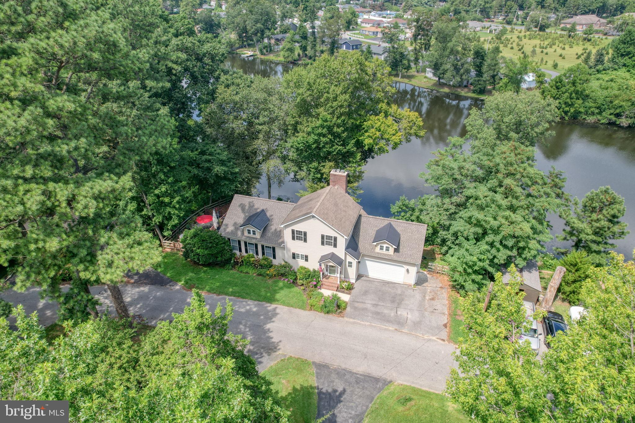 89 SHORE DRIVE