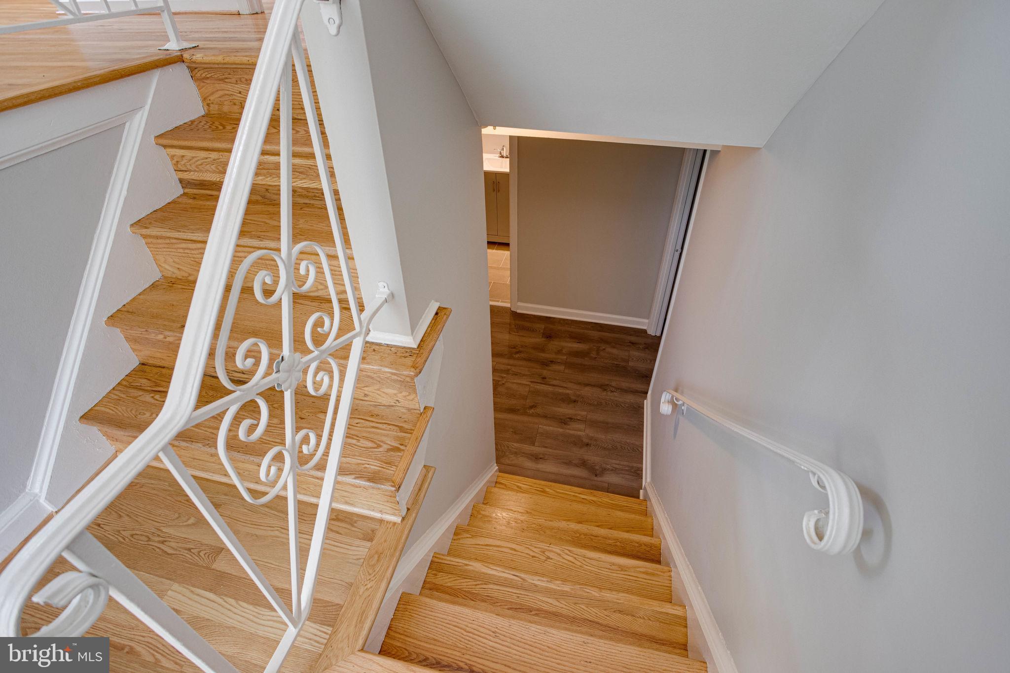 KINGS PARK WEST - Residential Lease