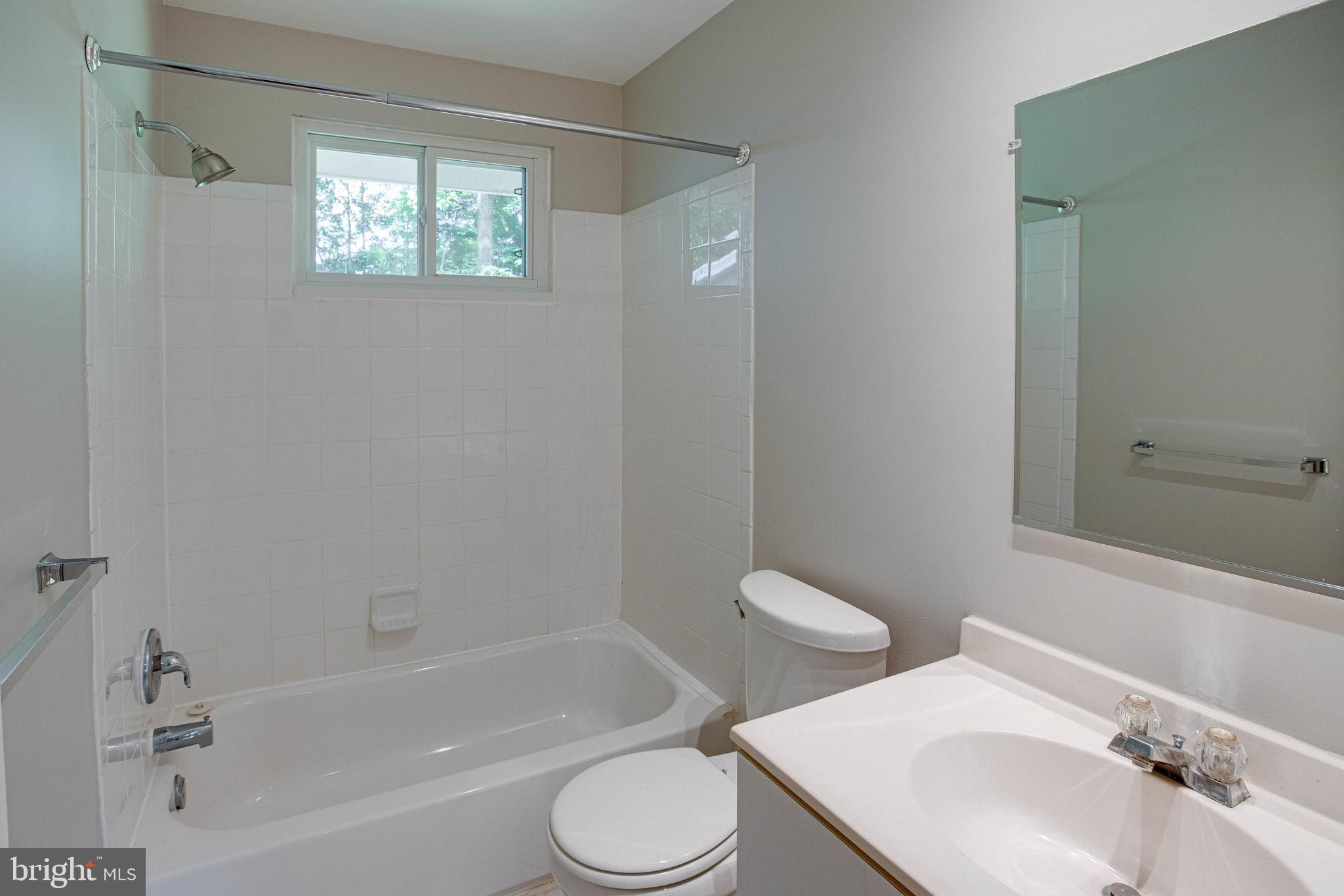 KINGS PARK WEST - Residential Lease