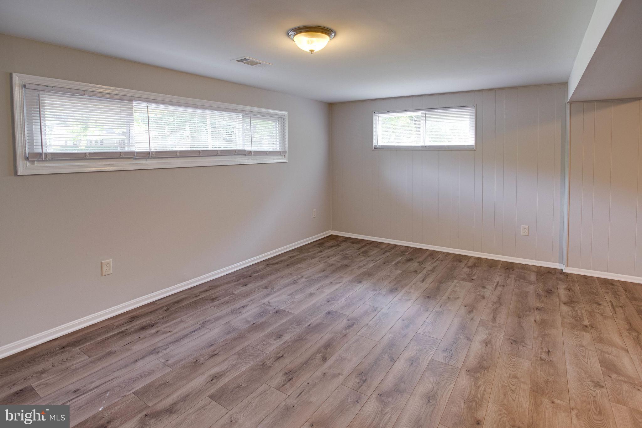 KINGS PARK WEST - Residential Lease