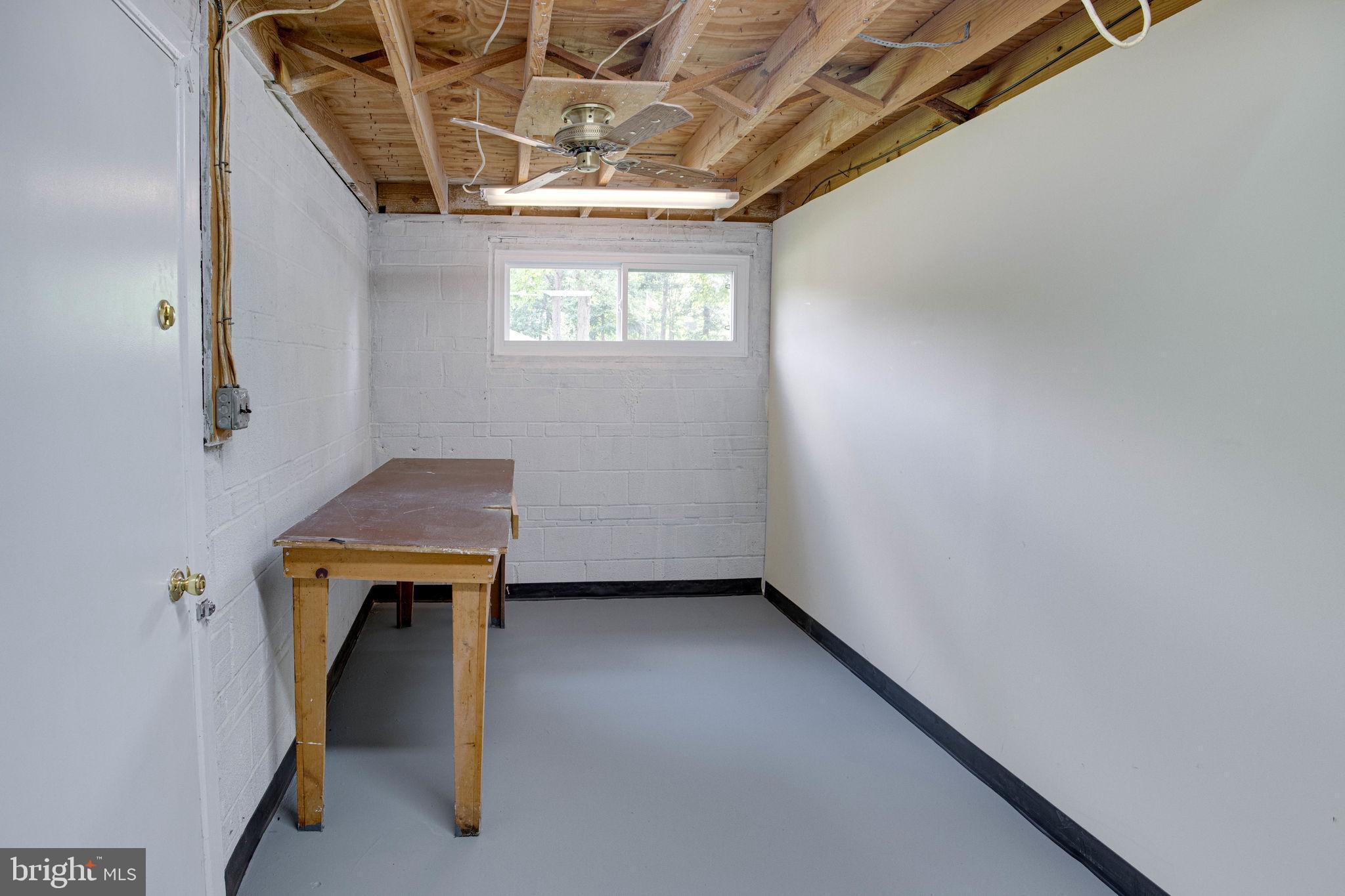 KINGS PARK WEST - Residential Lease