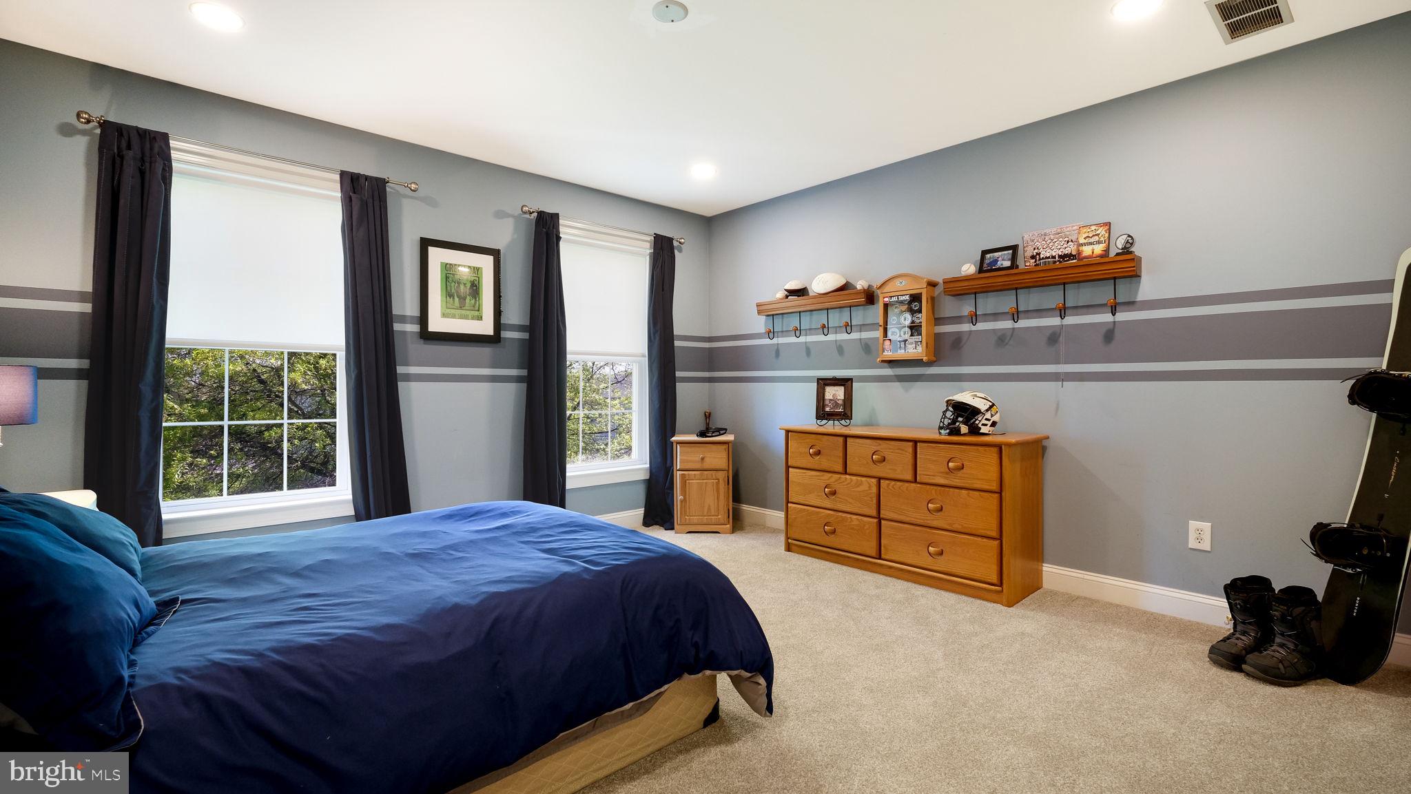 SUNNYBROOK - Residential