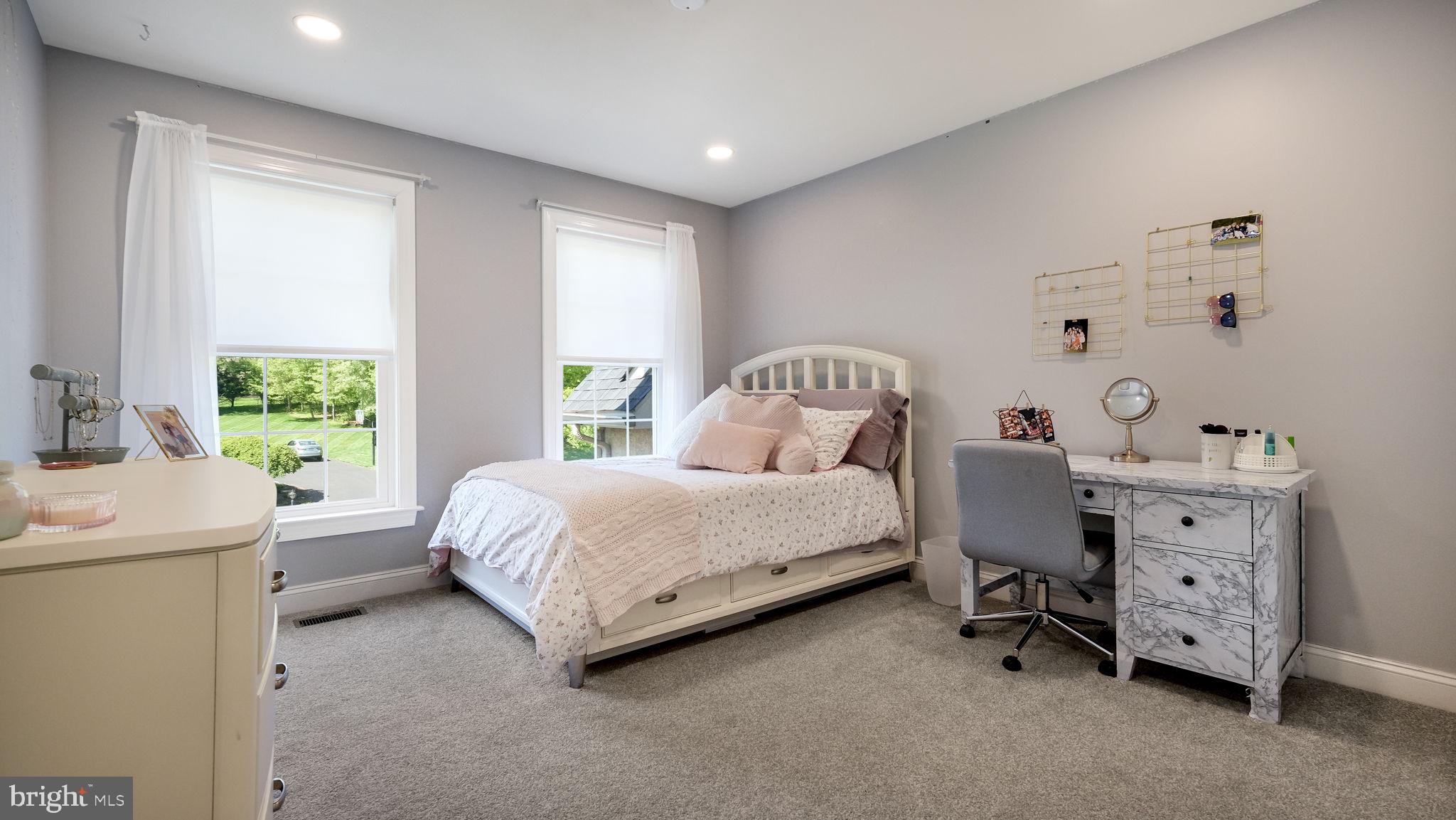 SUNNYBROOK - Residential