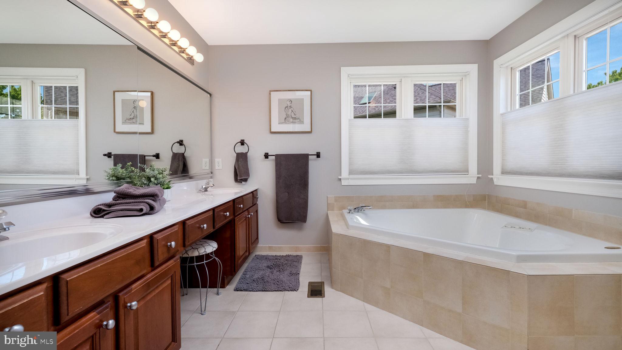 SUNNYBROOK - Residential