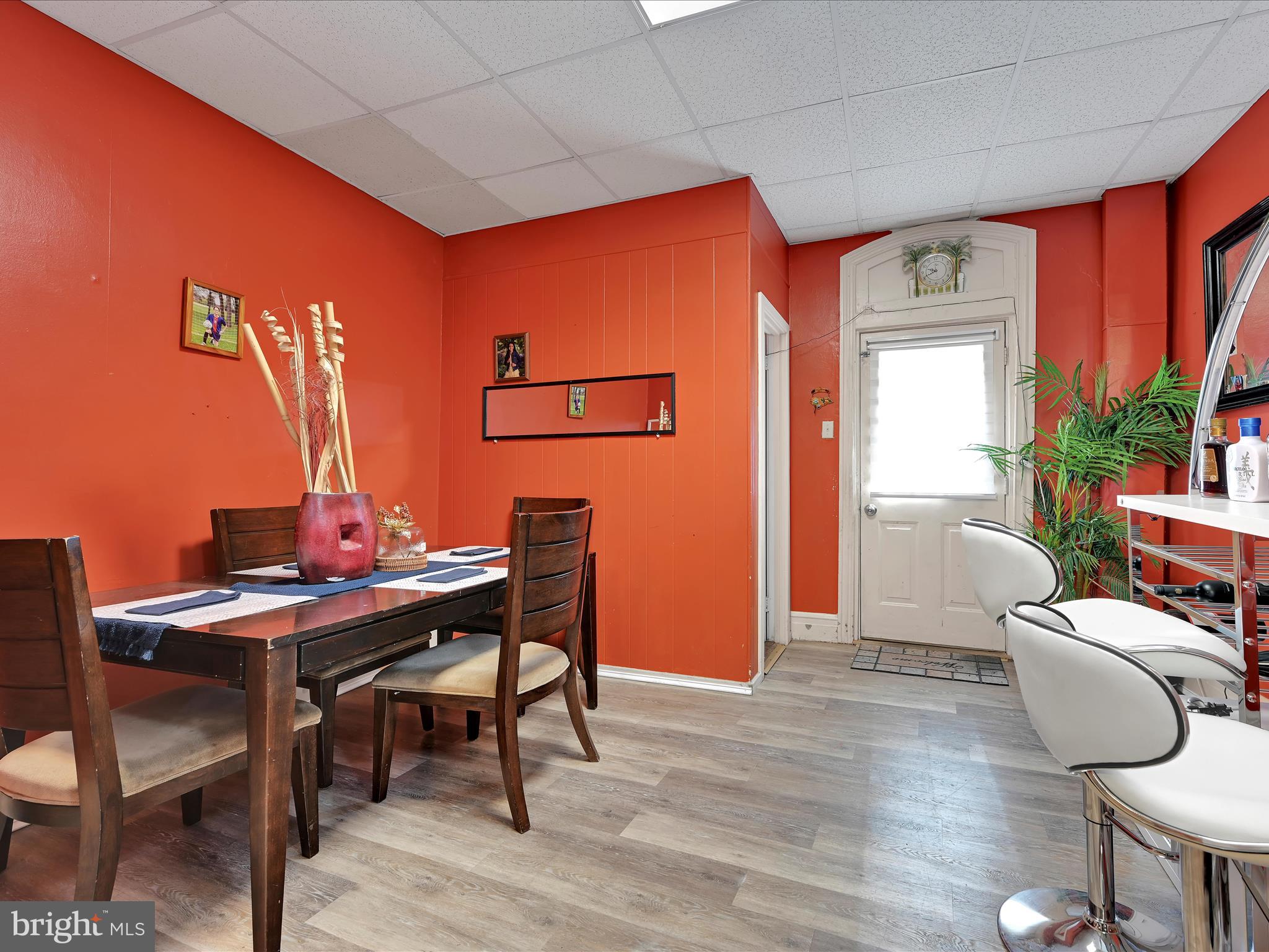 337 S 9TH STREET