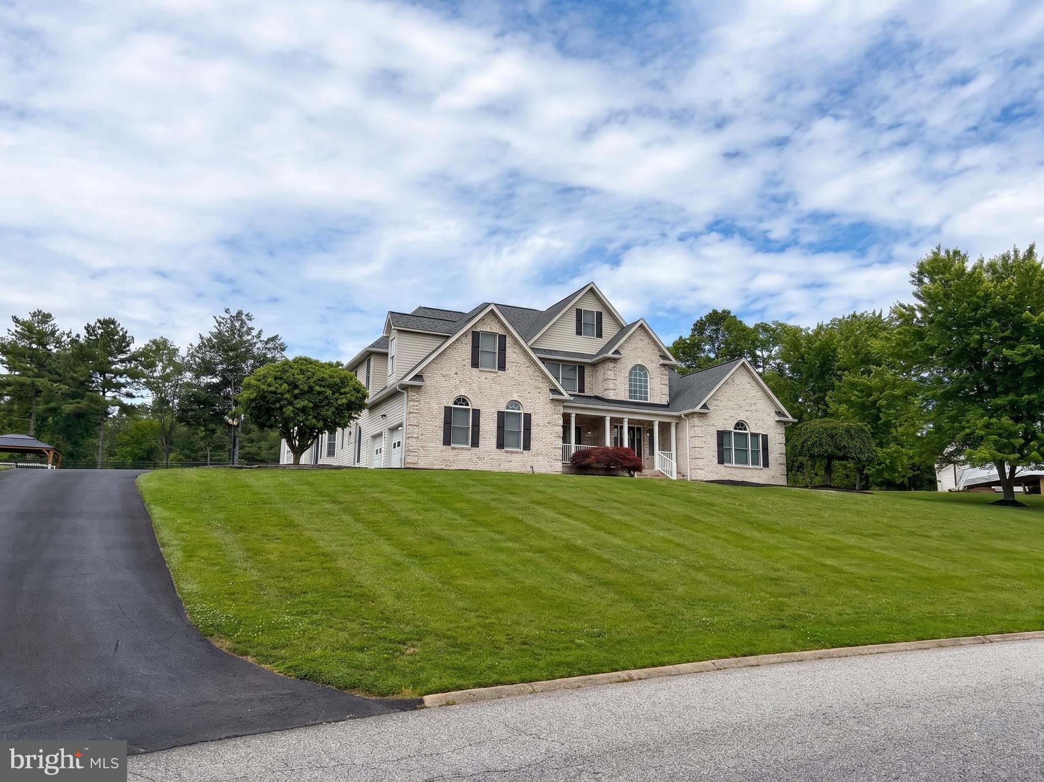 HADDON HURST - Residential