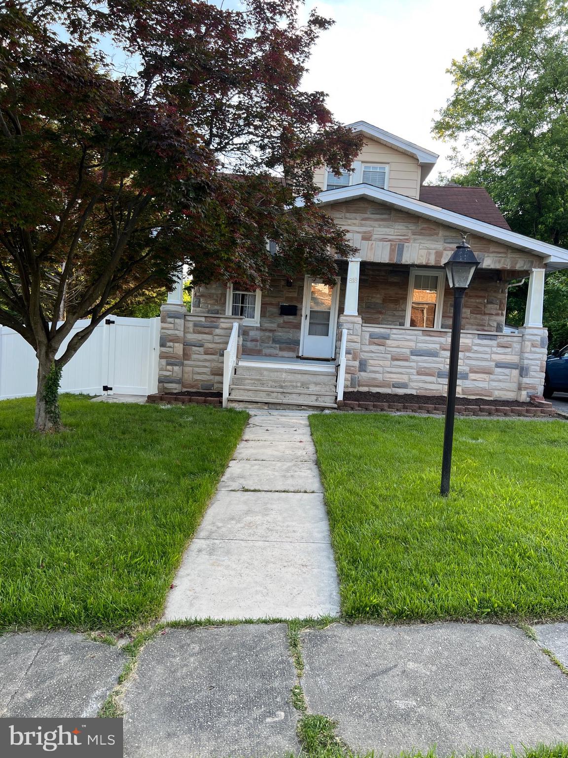 818 WARWICK ROAD