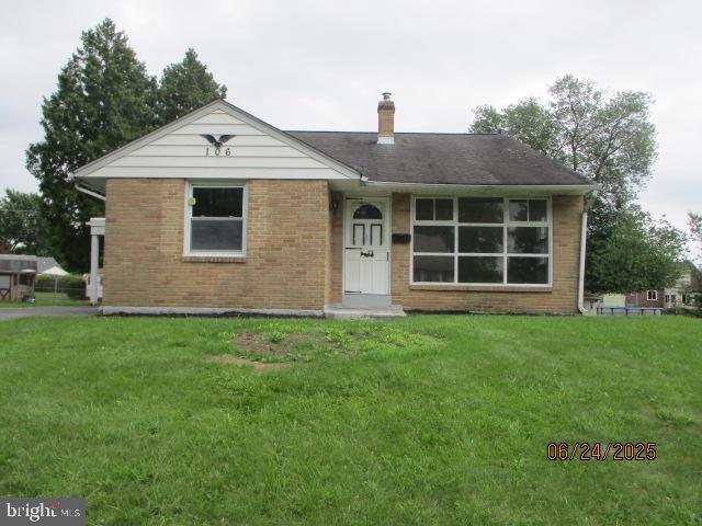 Valley View split level home situated on a 0.24 acre lot. Main level of the home offers a living room, dining room and kitchen which leads to the carport. Second floor features three bedrooms with hardwood floors and full bath. Lower level offers a family room with bar, 1/2 bath, laundry and access to the rear yard, just perfect for those family and friends get togethers or to sit quitely and read your favorite book. Close to major highways, schools, shopping, downtown Media and area restaurants. Proof of funds are needed with all cash offers and mortgage pre-approval is required for financed offers. Buyer is responsible for both sides of the transfer tax. This property is eligible under the Freddie Mac First look initiative through 7/24/2025.