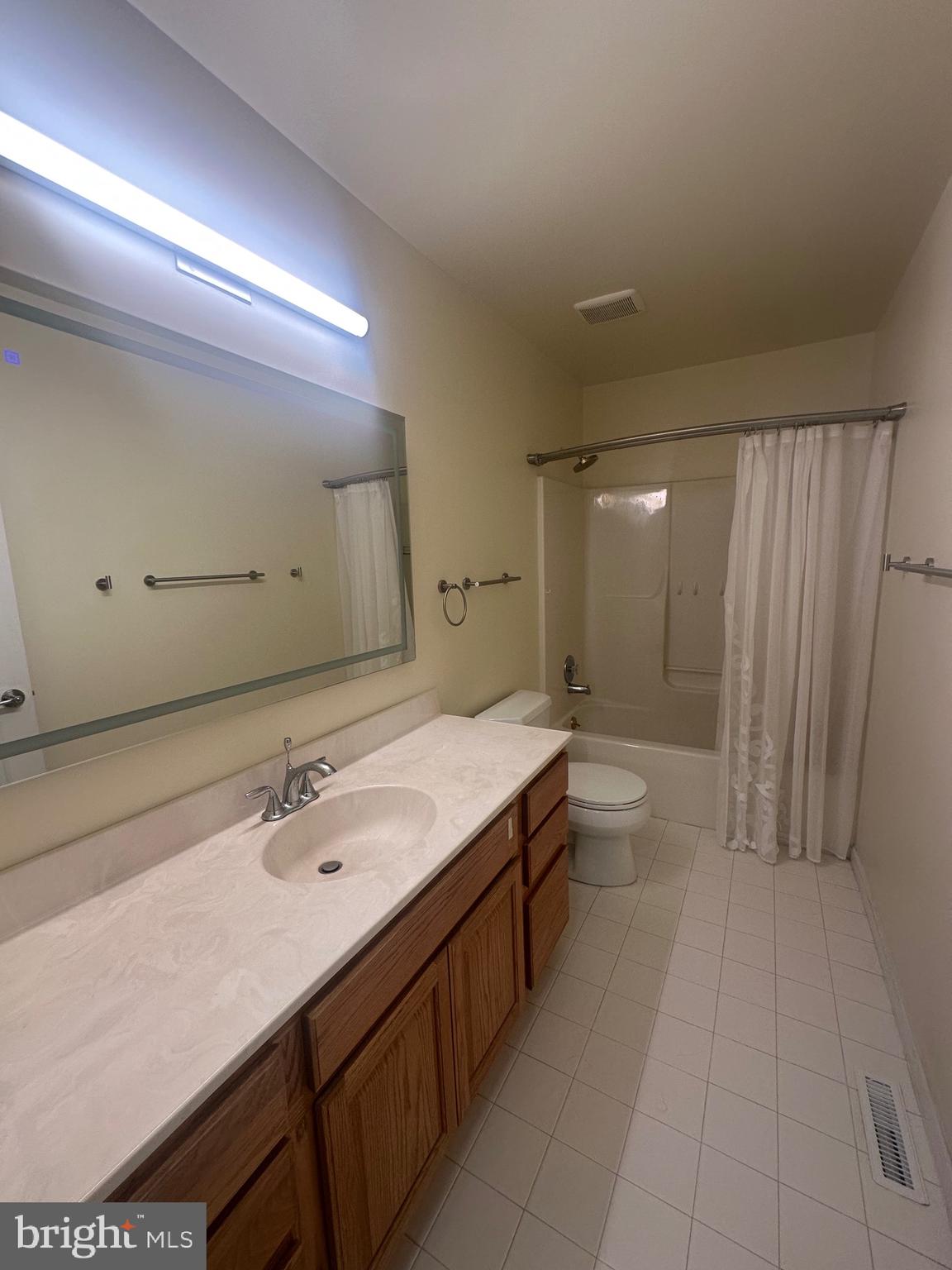 410 W VILLAGE LANE