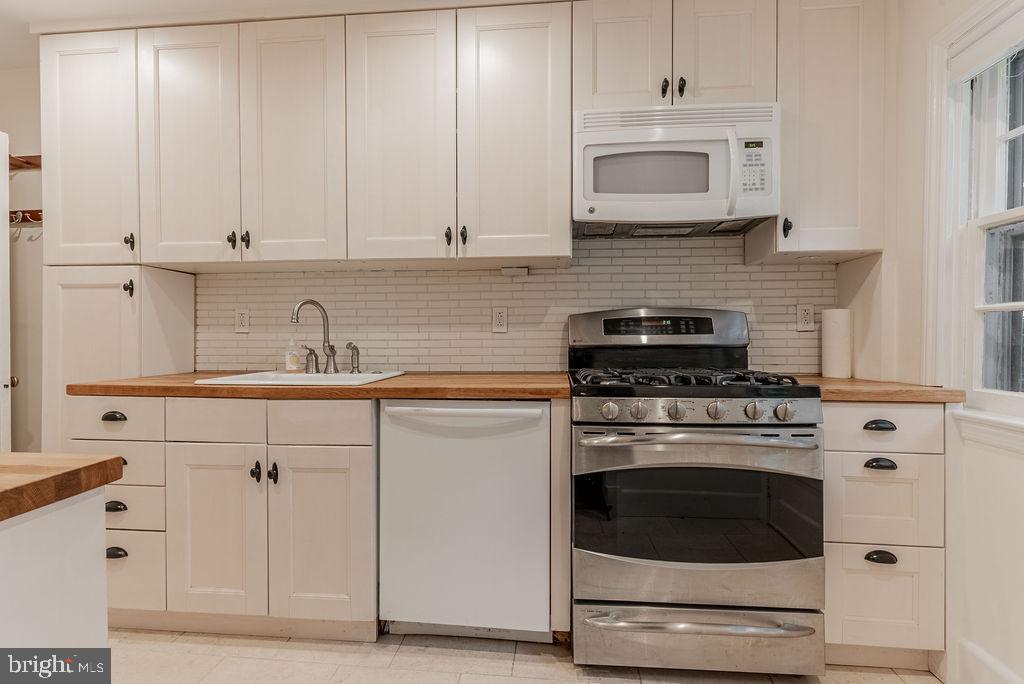 RODGERS FORGE - Residential Lease