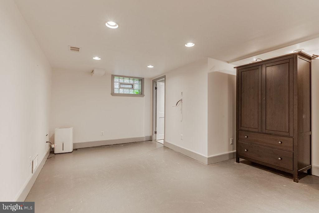 RODGERS FORGE - Residential Lease