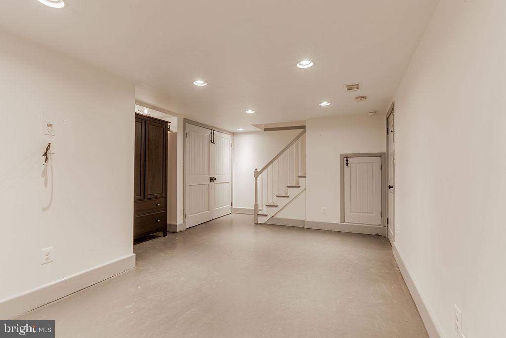 RODGERS FORGE - Residential Lease