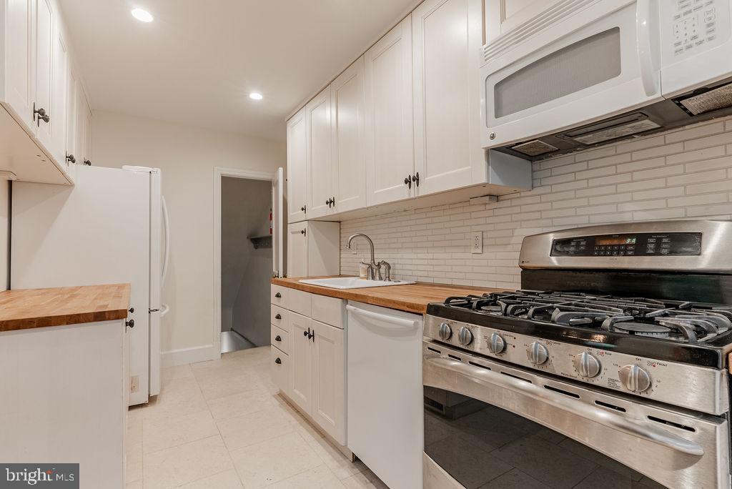 RODGERS FORGE - Residential Lease