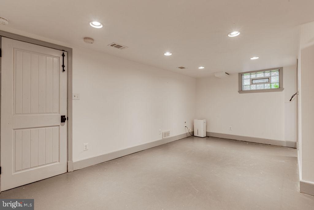 RODGERS FORGE - Residential Lease