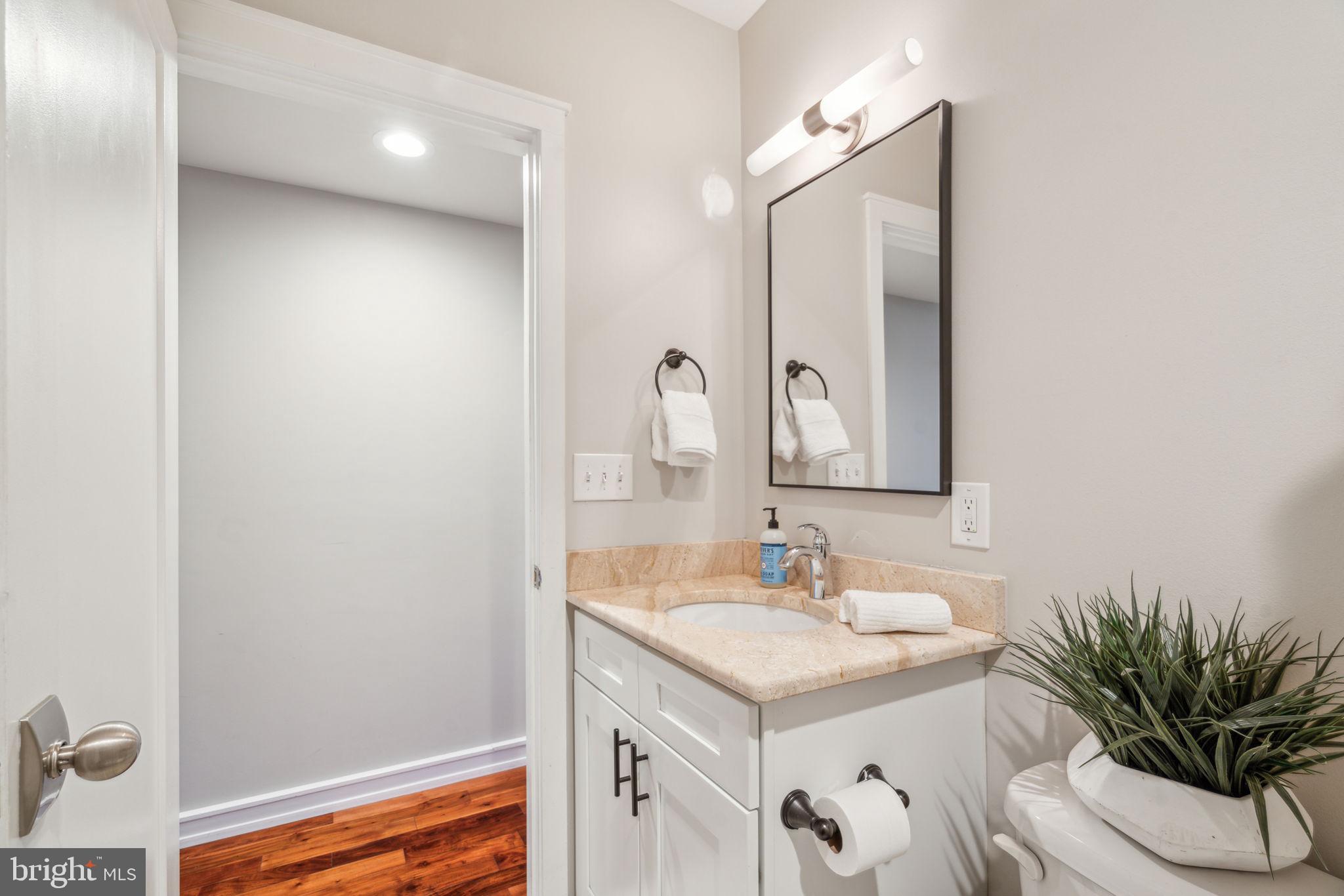 LUDLOW - Residential